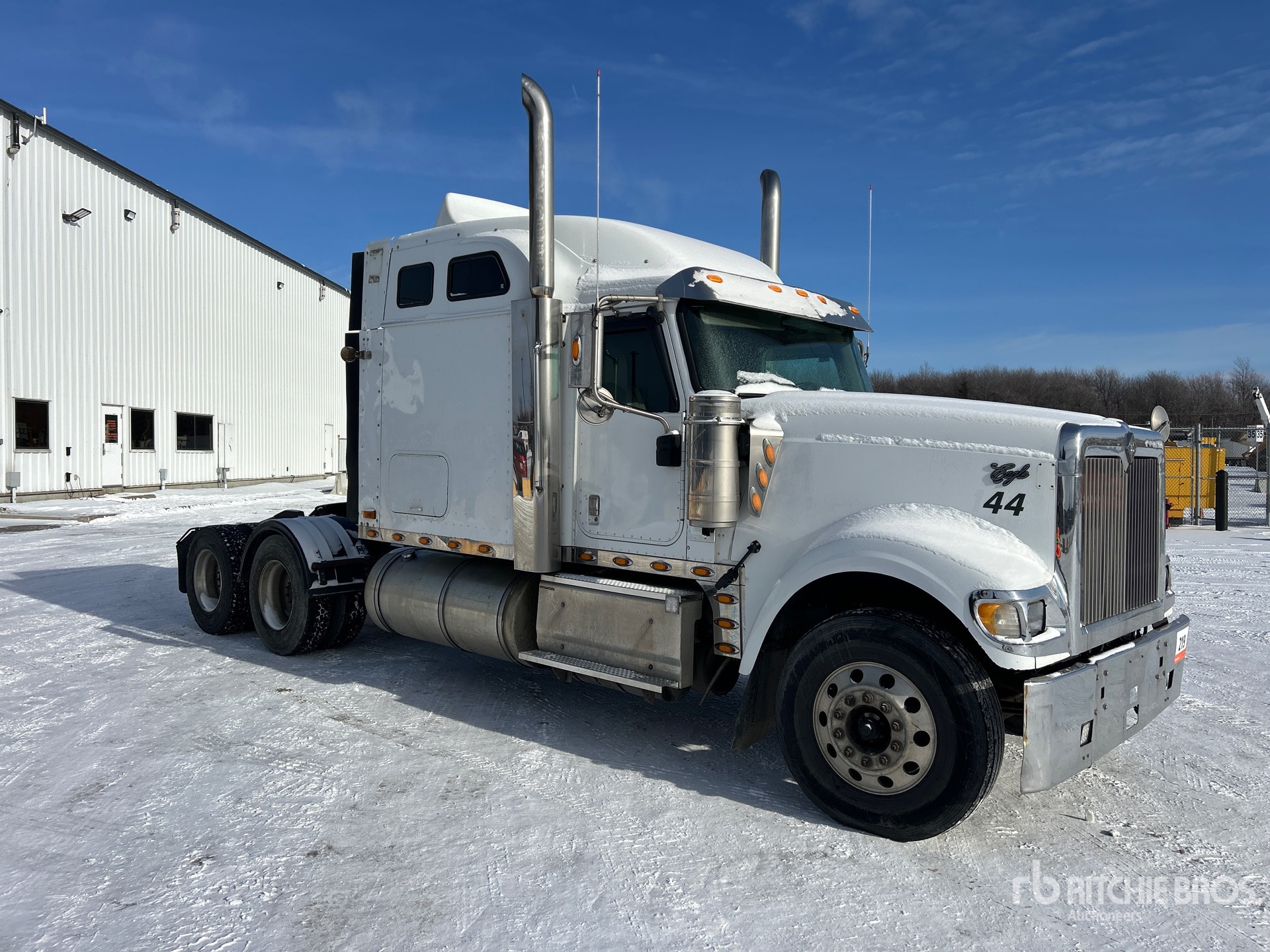 General Appearance with Picture, Right Front Corner