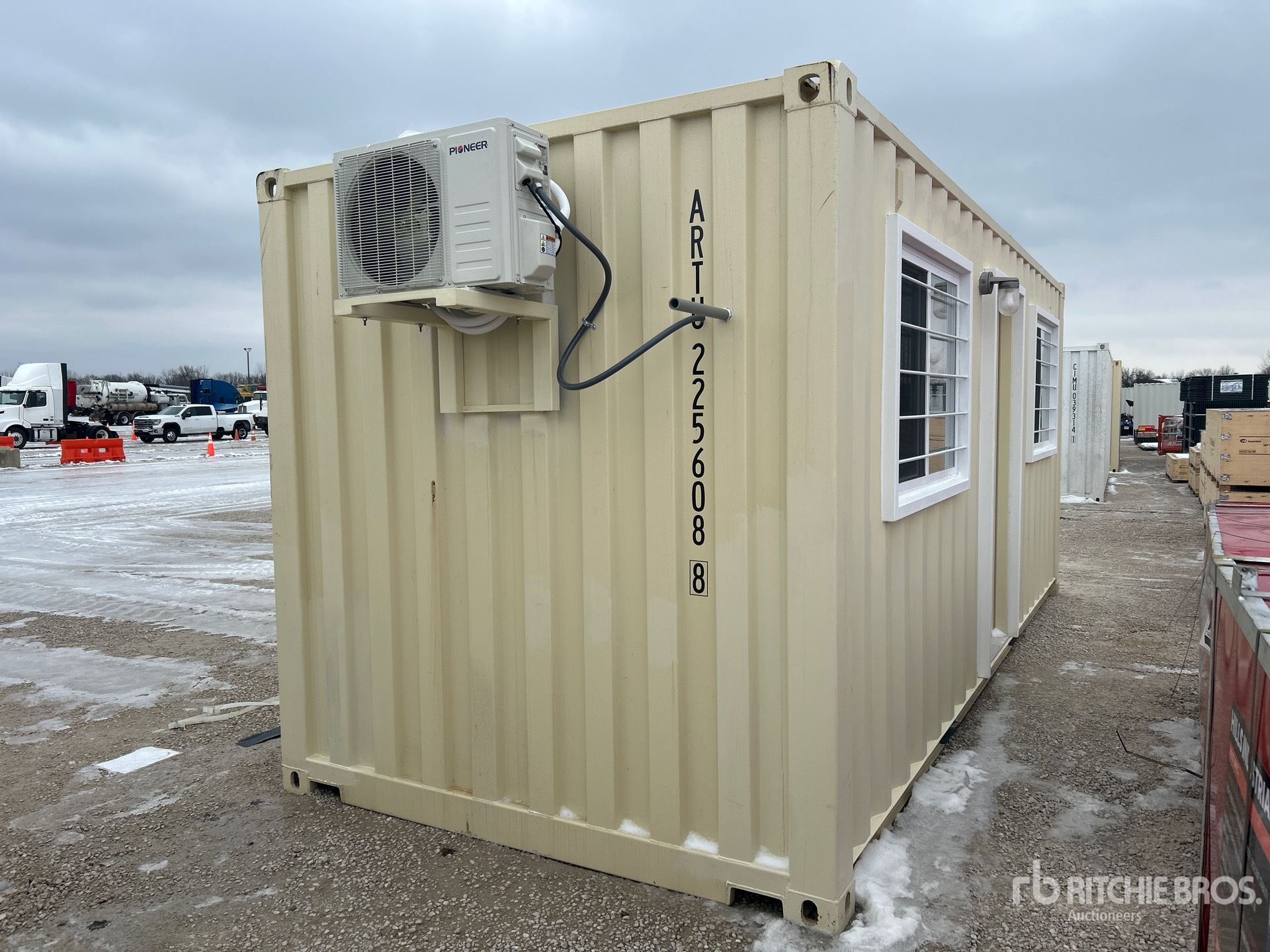 General Appearance with Bild, Ecke hinten rechts