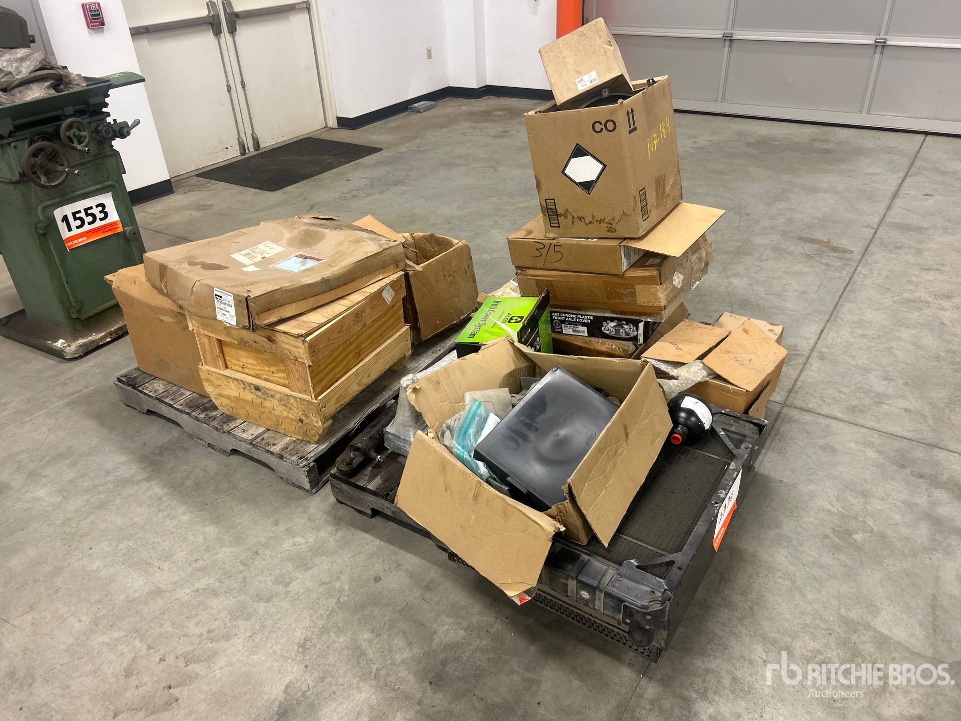 Aspect général with Image, coin arrière droit