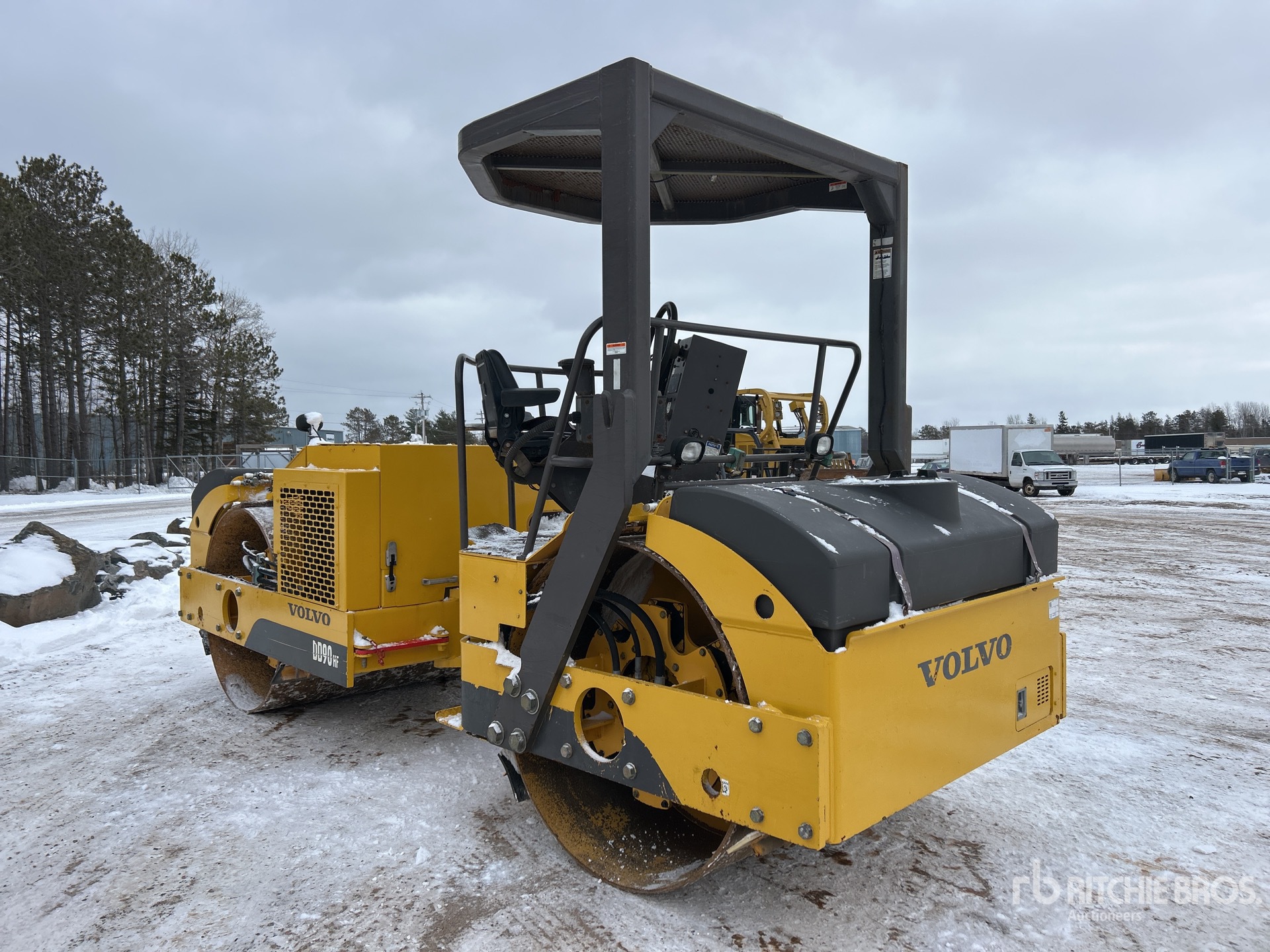 Aspect général with Image, coin avant droit