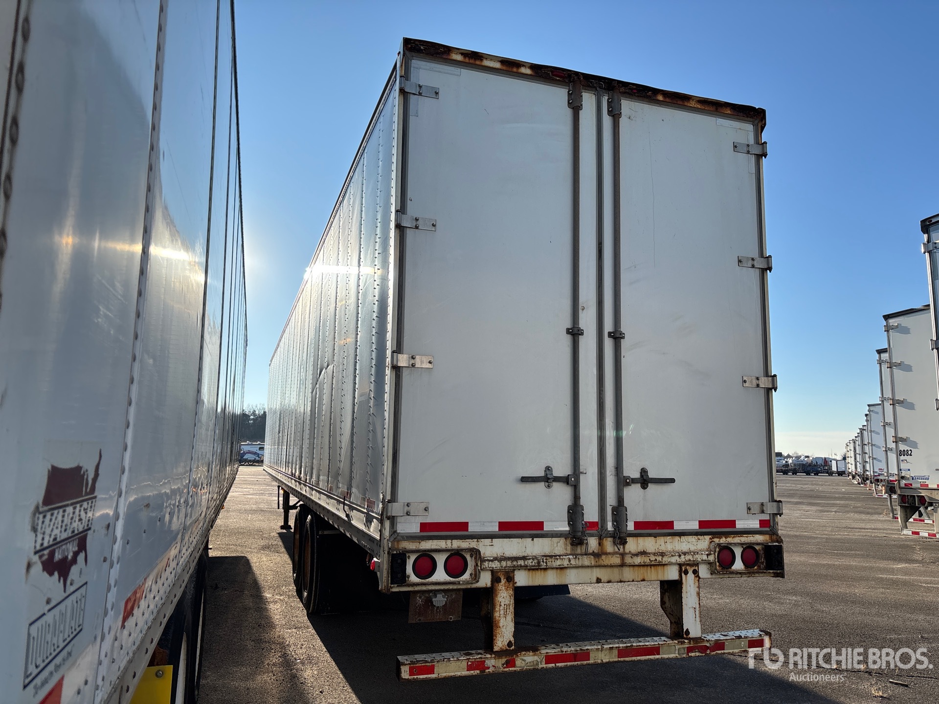 Aspect général with Image, coin arrière gauche