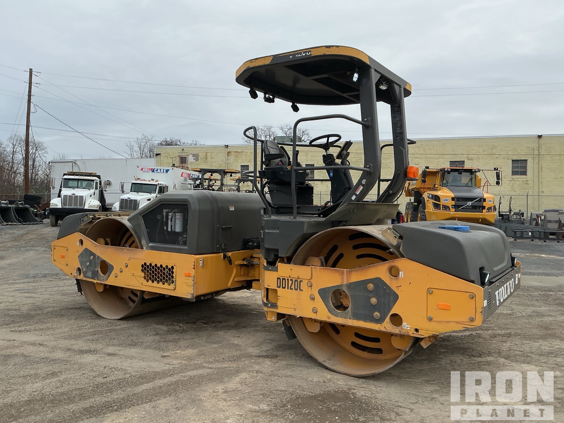 General Appearance with Bild, Ecke vorne rechts