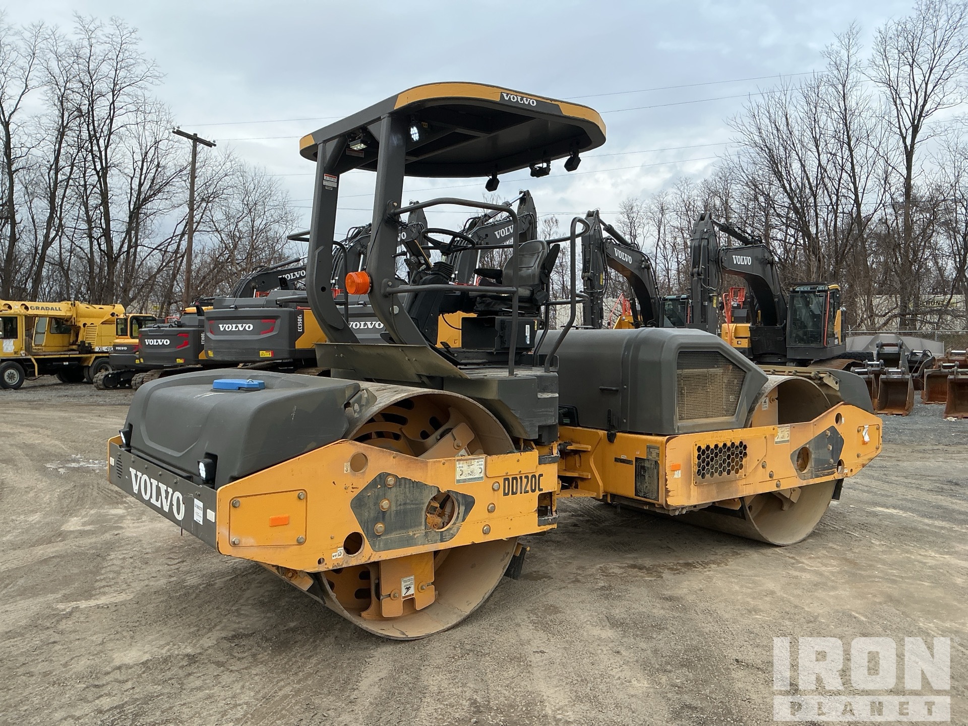 General Appearance with Bild, Ecke vorne links