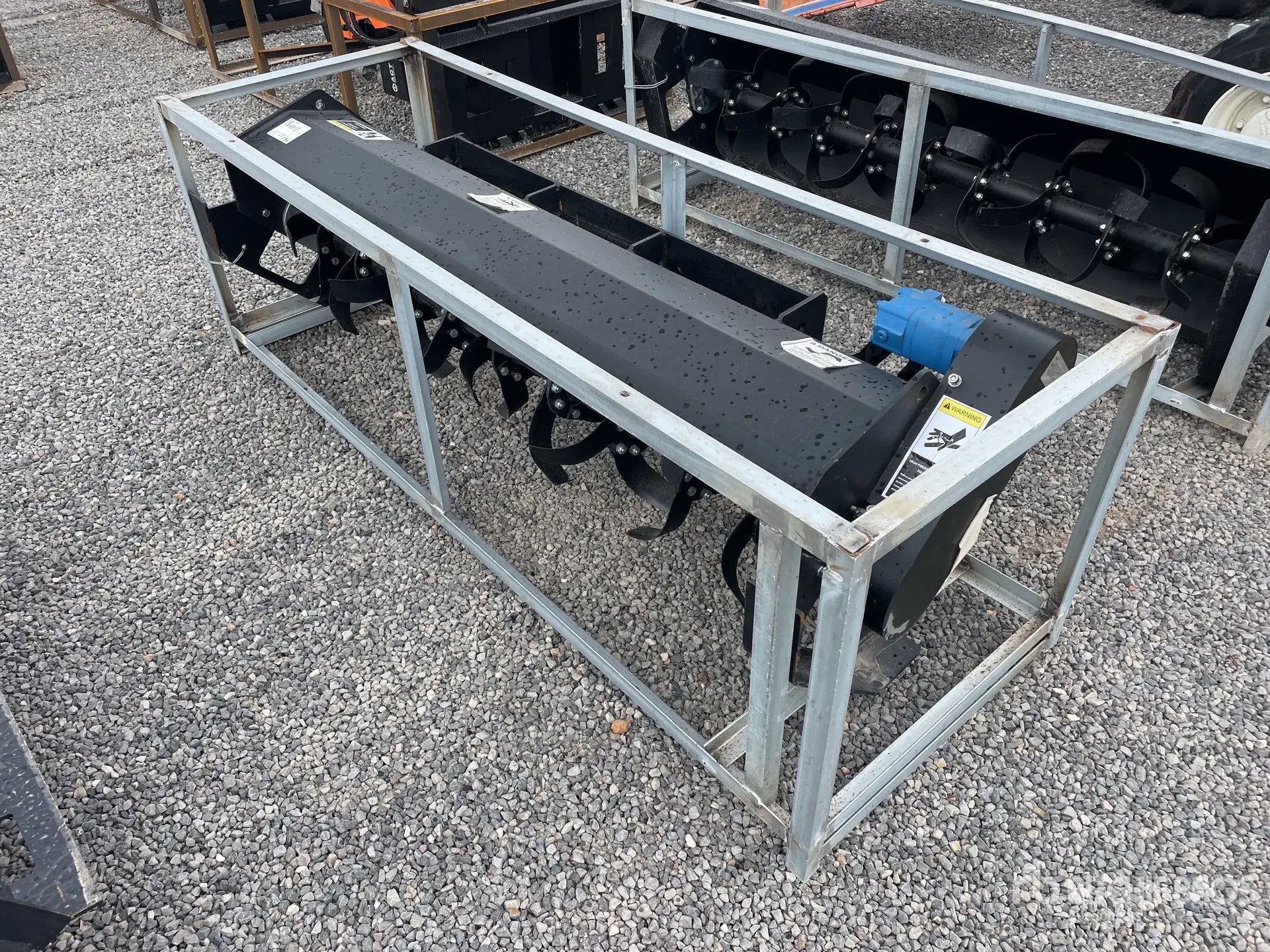 General Appearance with Bild, Ecke vorne links