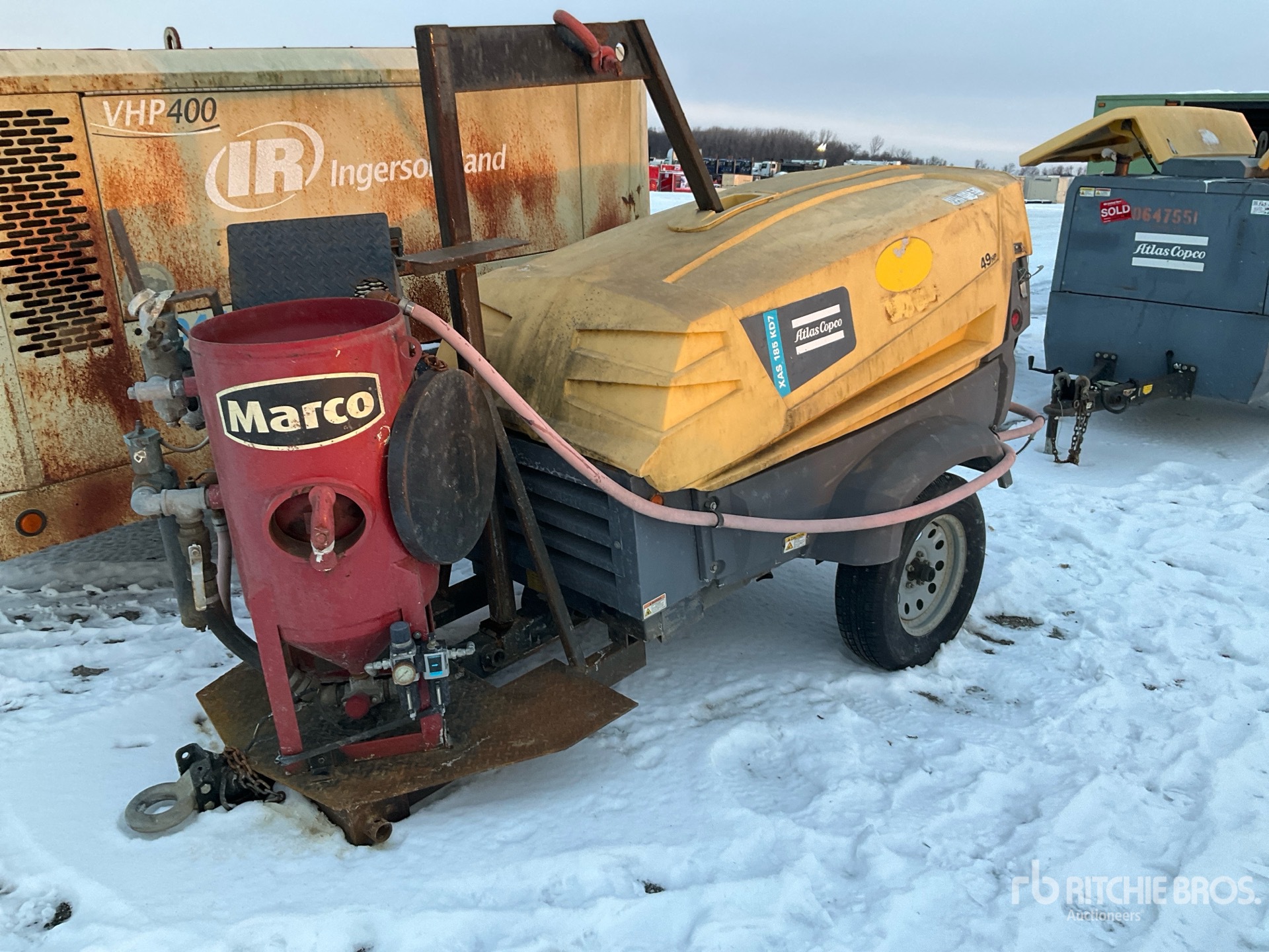 General Appearance with Bild, Ecke vorne links