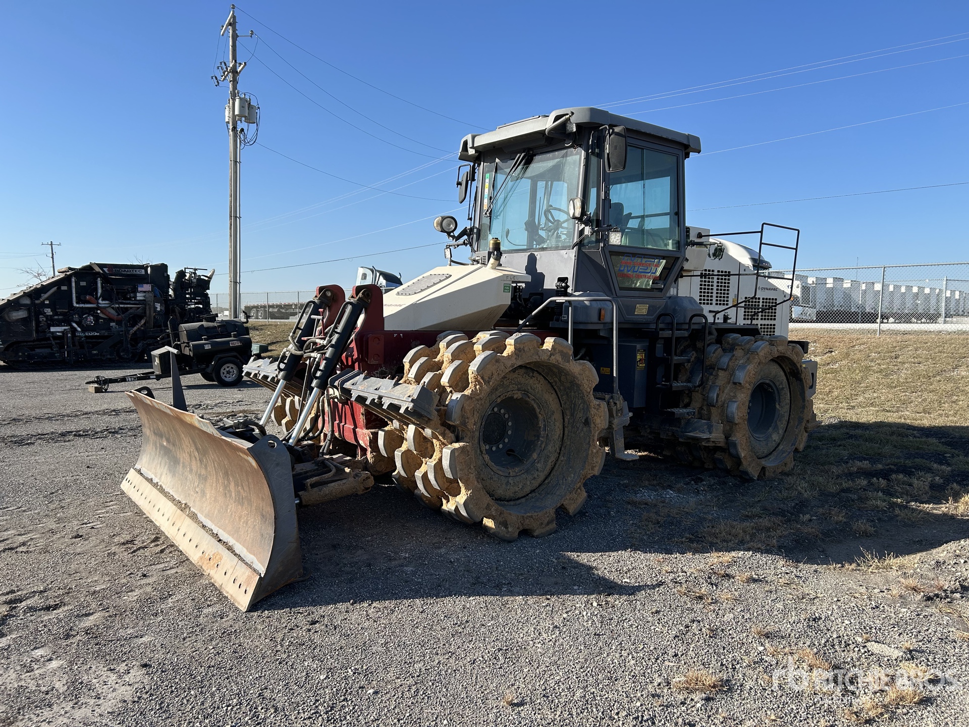 General Appearance with Bild, Ecke vorne links