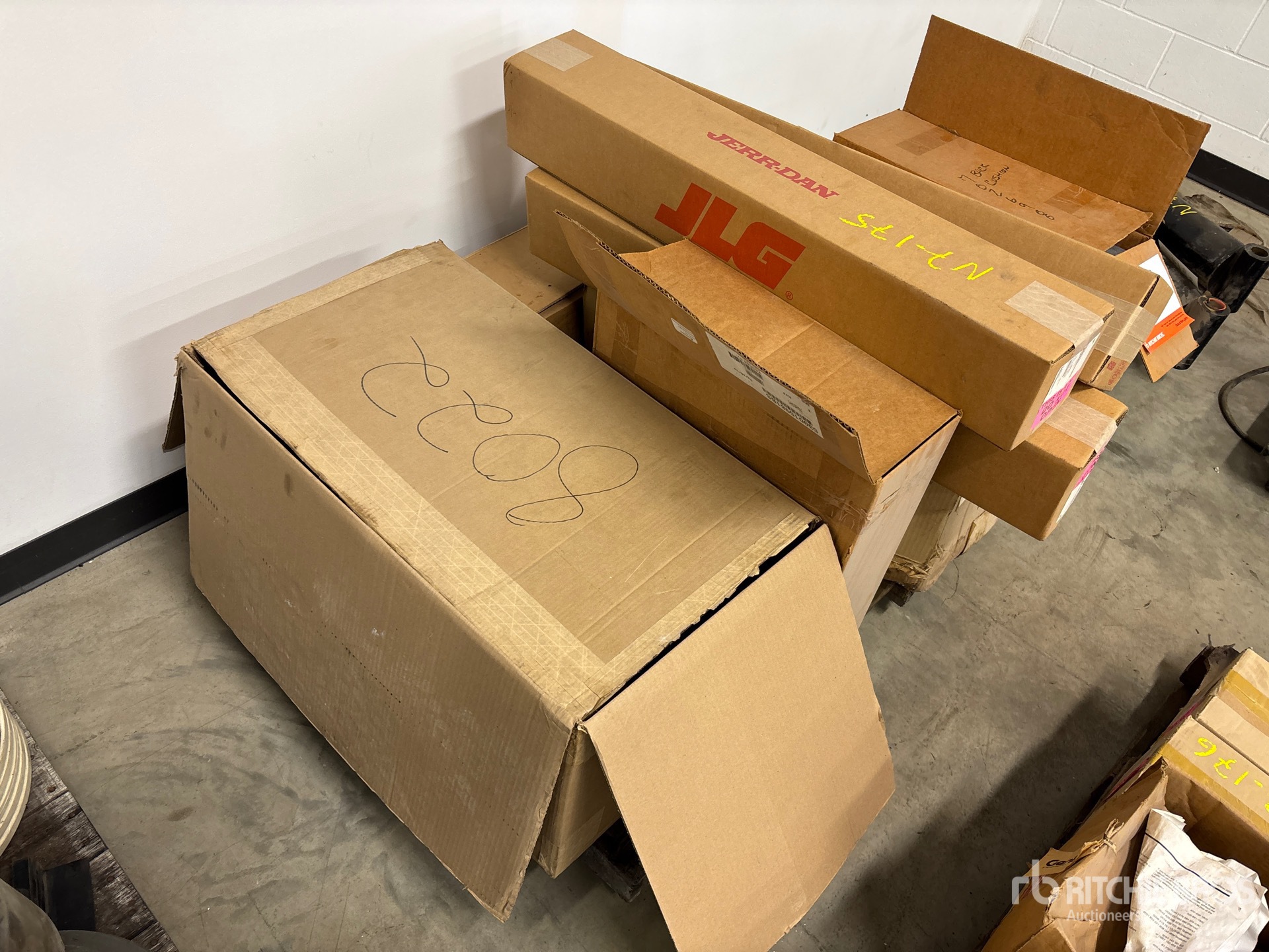 Aspect général with Image, coin avant droit