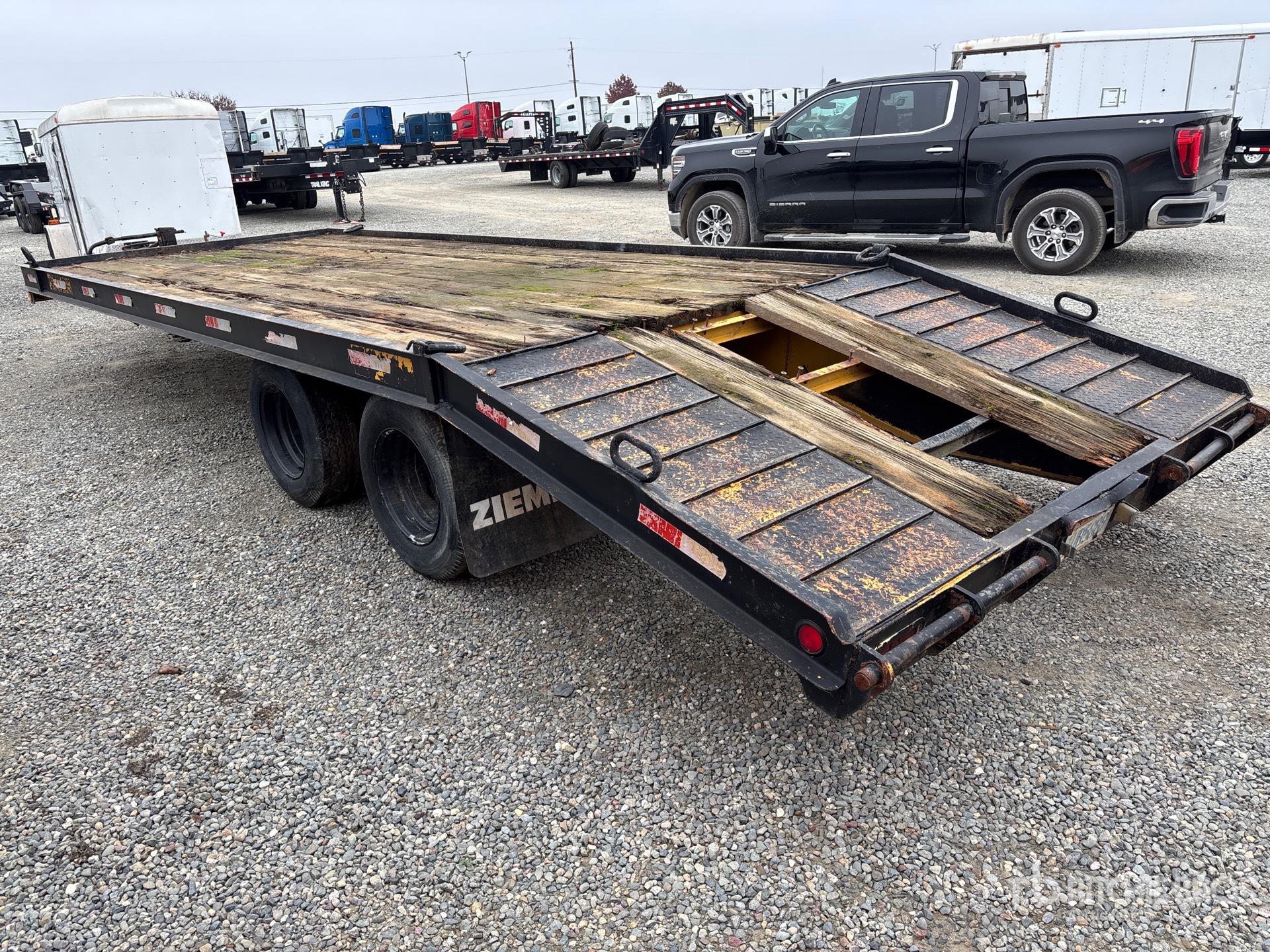 General Appearance with Picture, Left Rear Corner