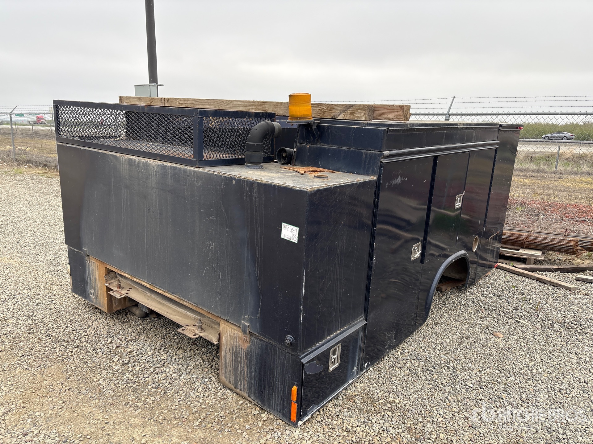 General Appearance with Image, coin avant gauche