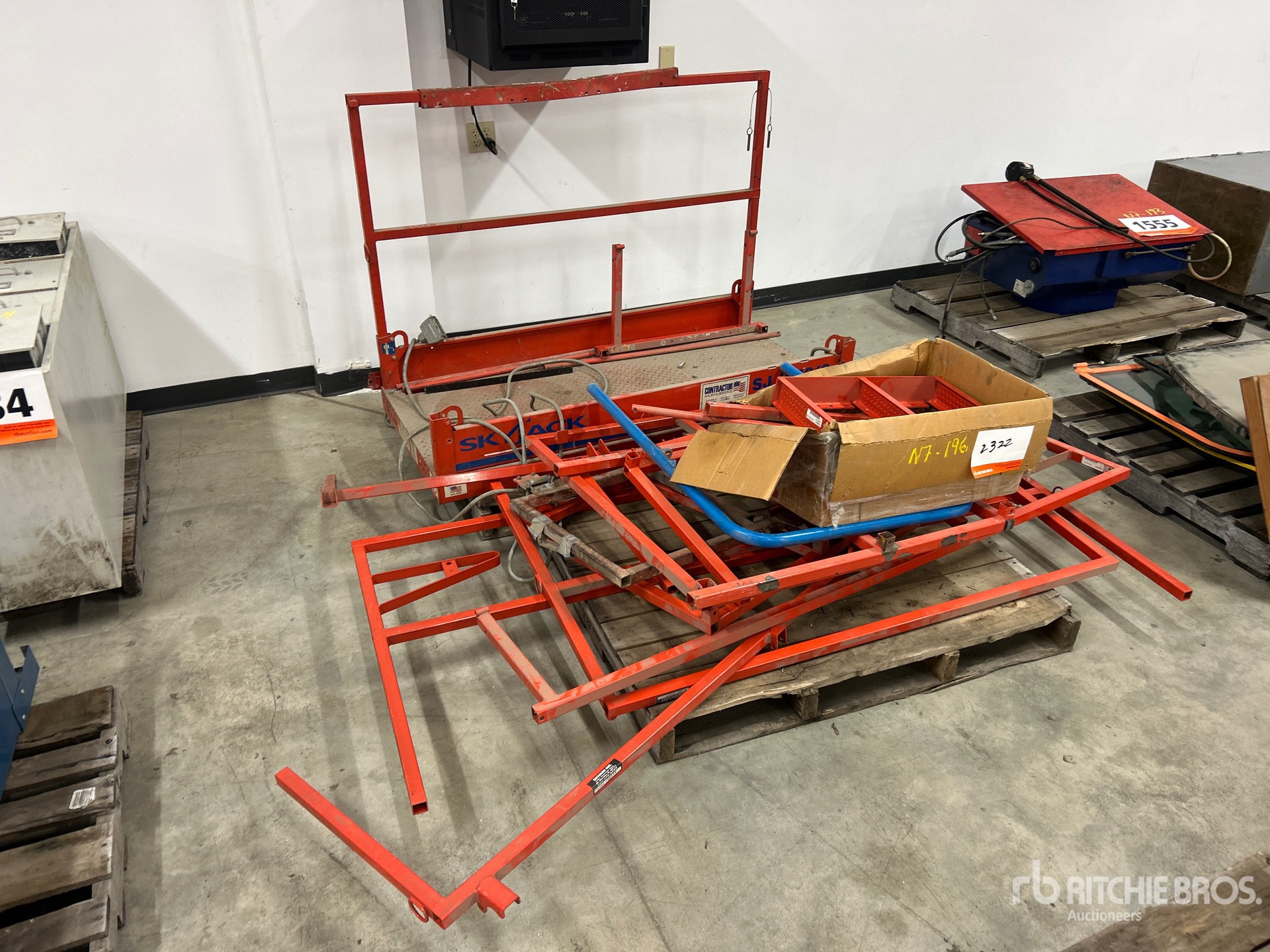 Aspect général with Image, coin avant droit