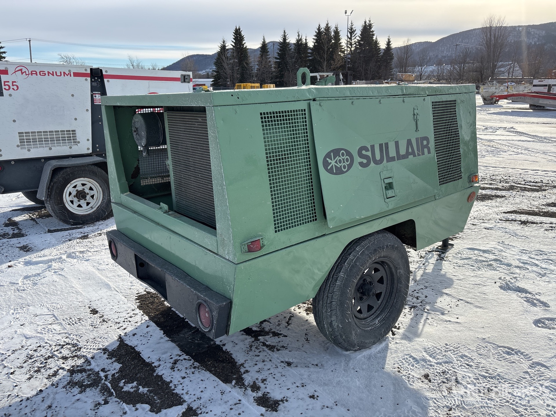 General Appearance with Imagen: esquina trasera derecha