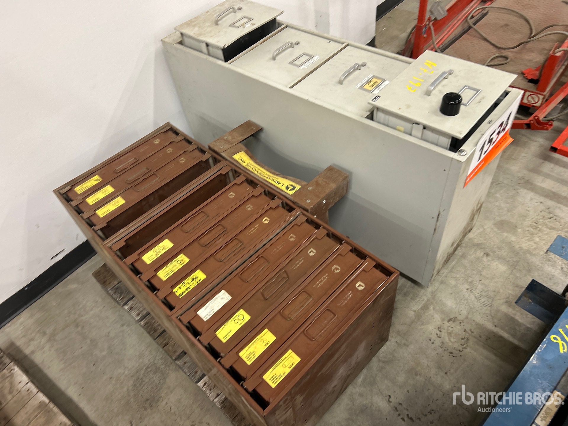 Aspect général with Image, coin avant droit