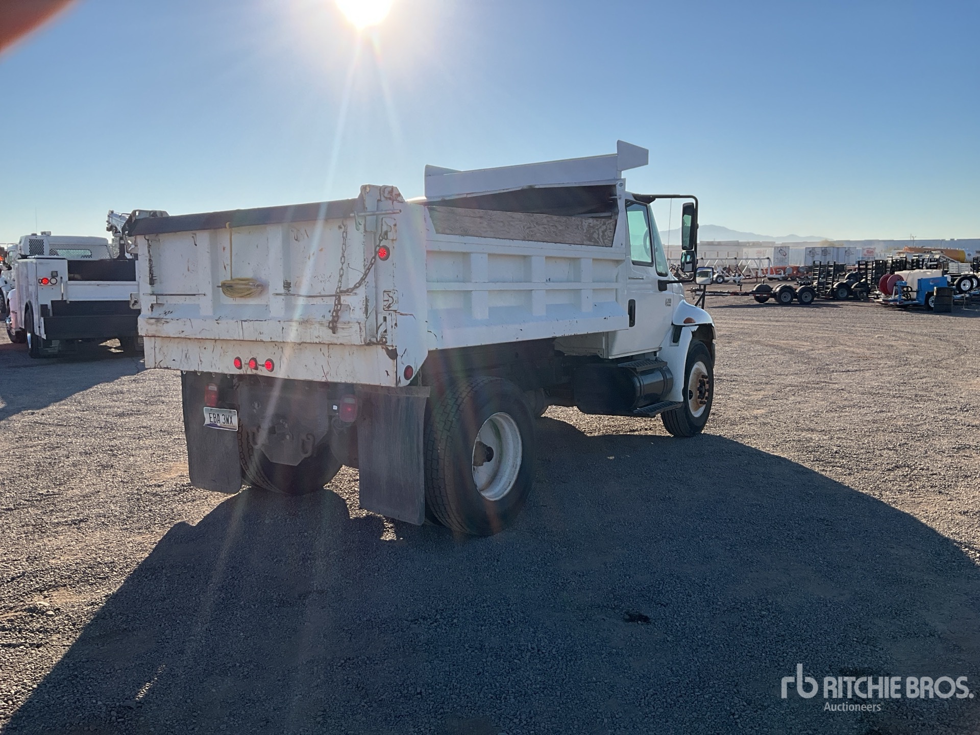 Aspect général with Image, coin arrière droit