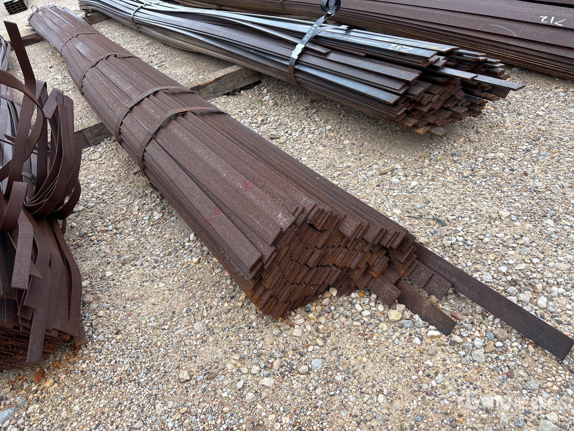 Aspect général with Image, coin arrière droit