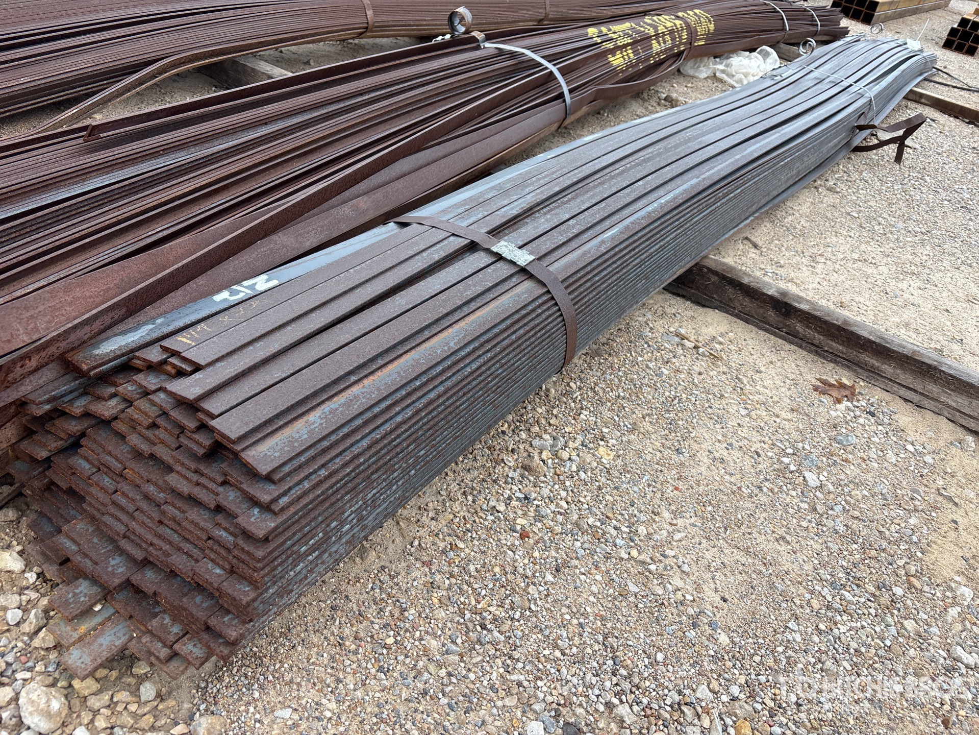 Aspect général with Image, coin avant droit