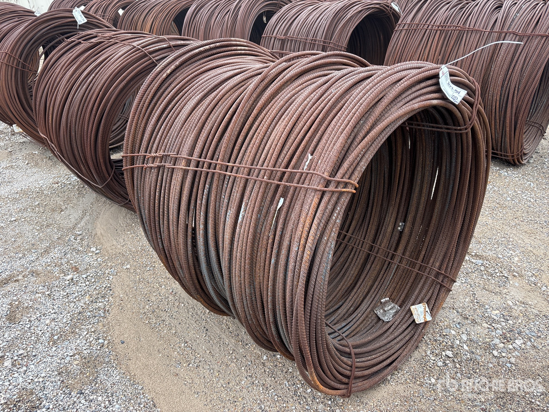 Aspect général with Image, coin avant droit