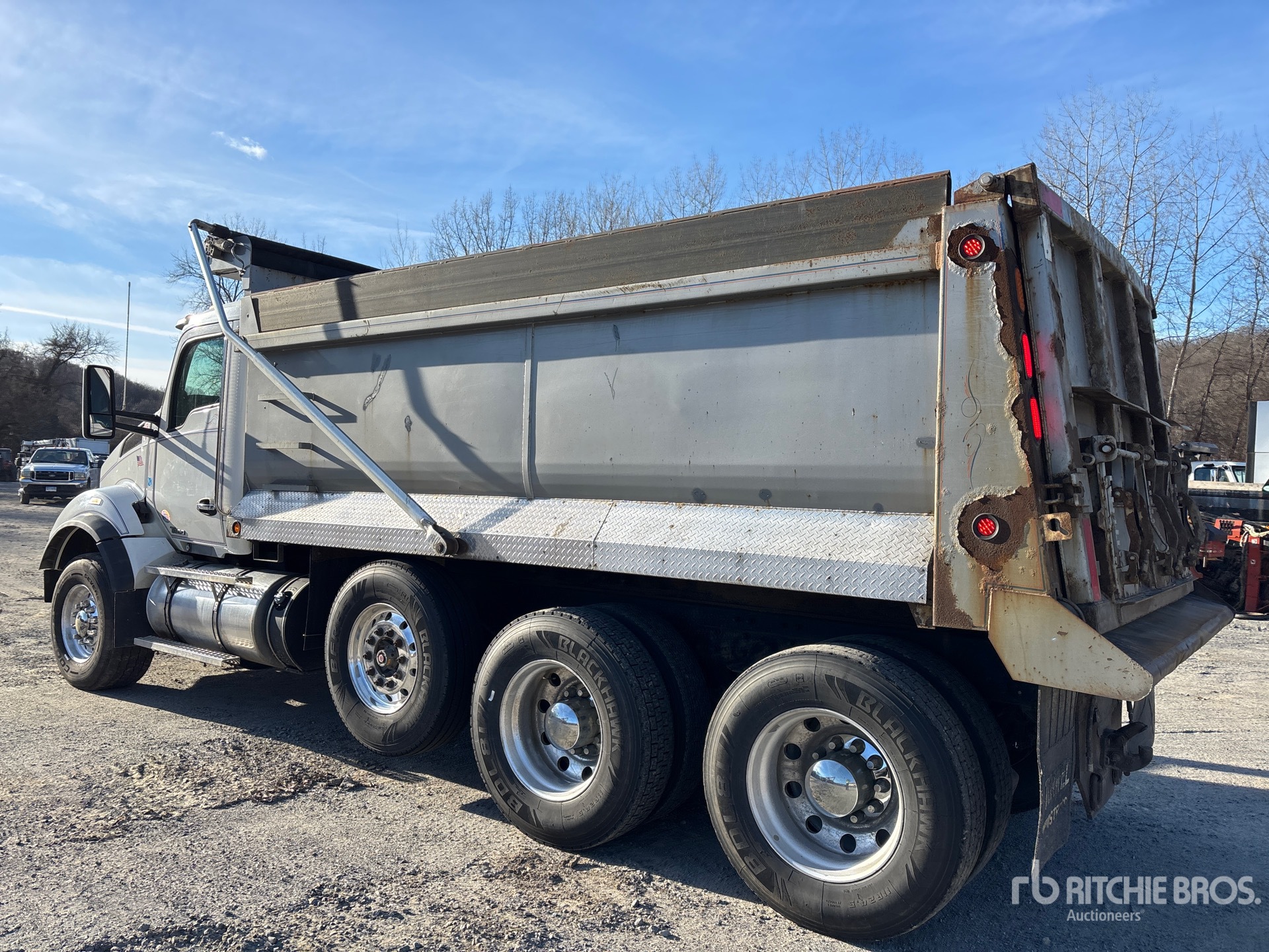 Aspect général with Image, coin arrière gauche