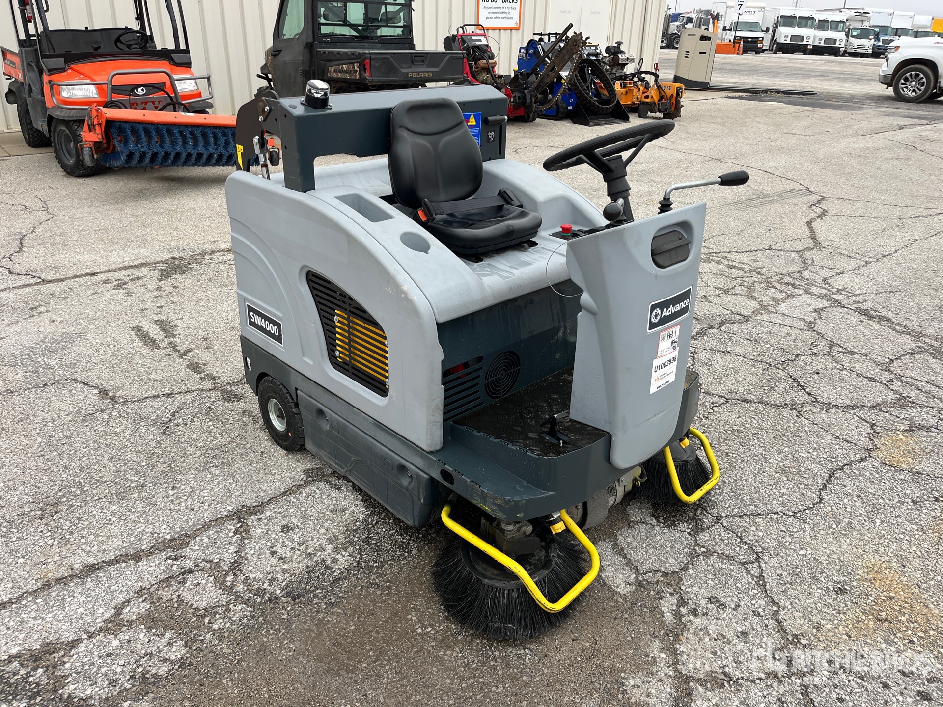 General Appearance with Picture, Right Front Corner