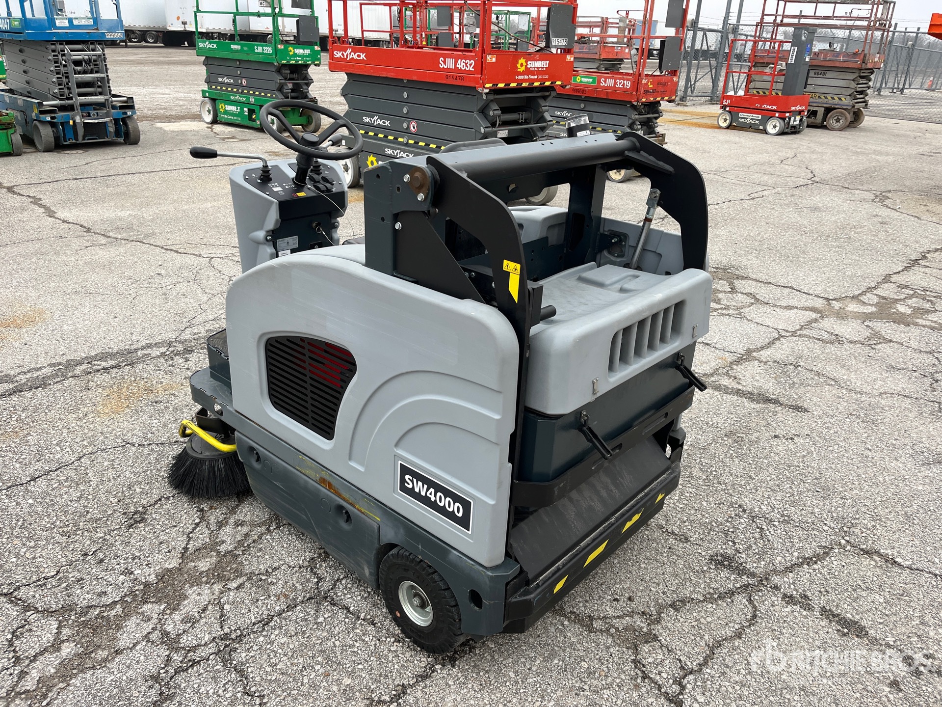 General Appearance with Picture, Left Rear Corner