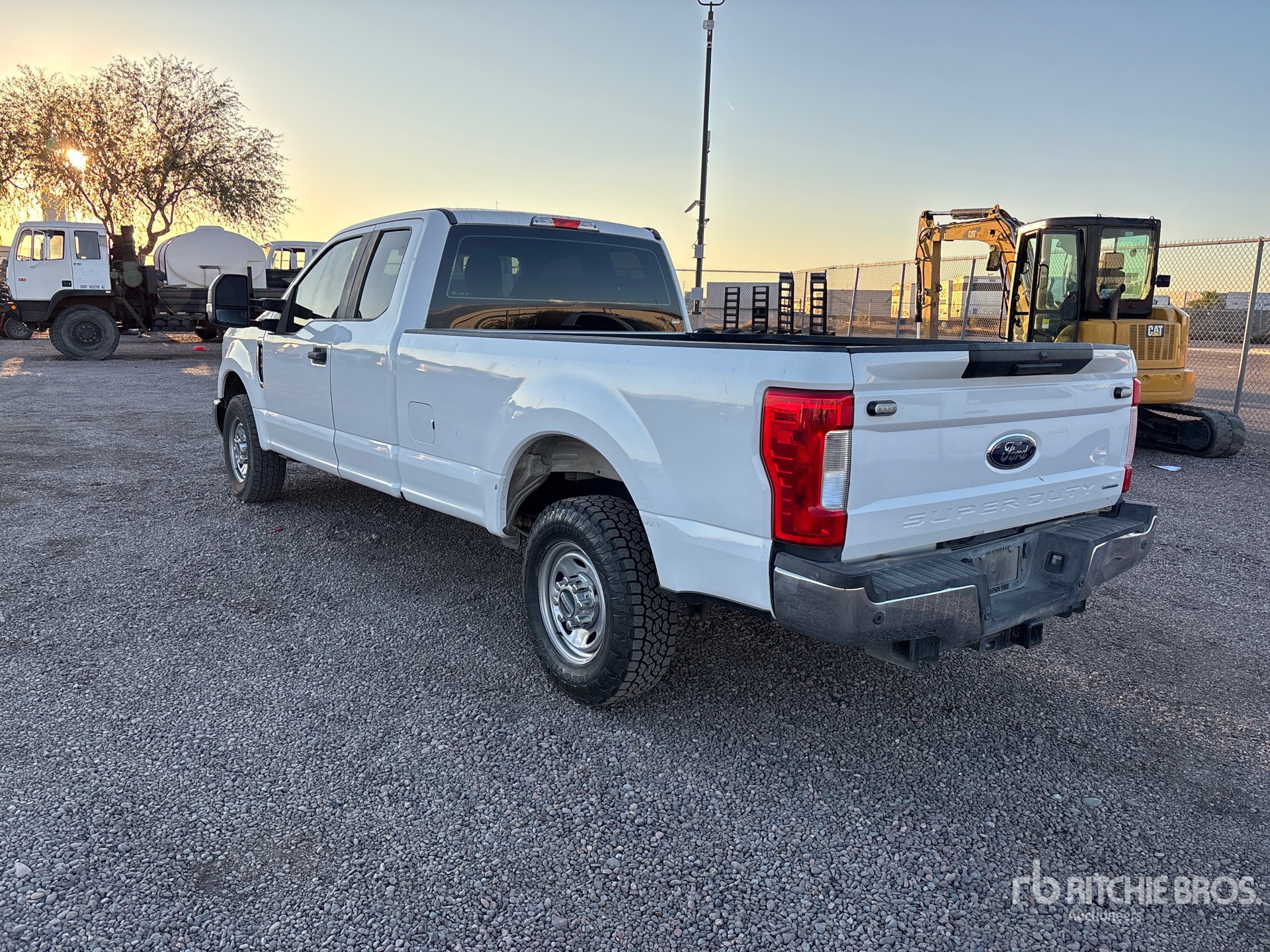 General Appearance with Imagen: esquina trasera izquierda