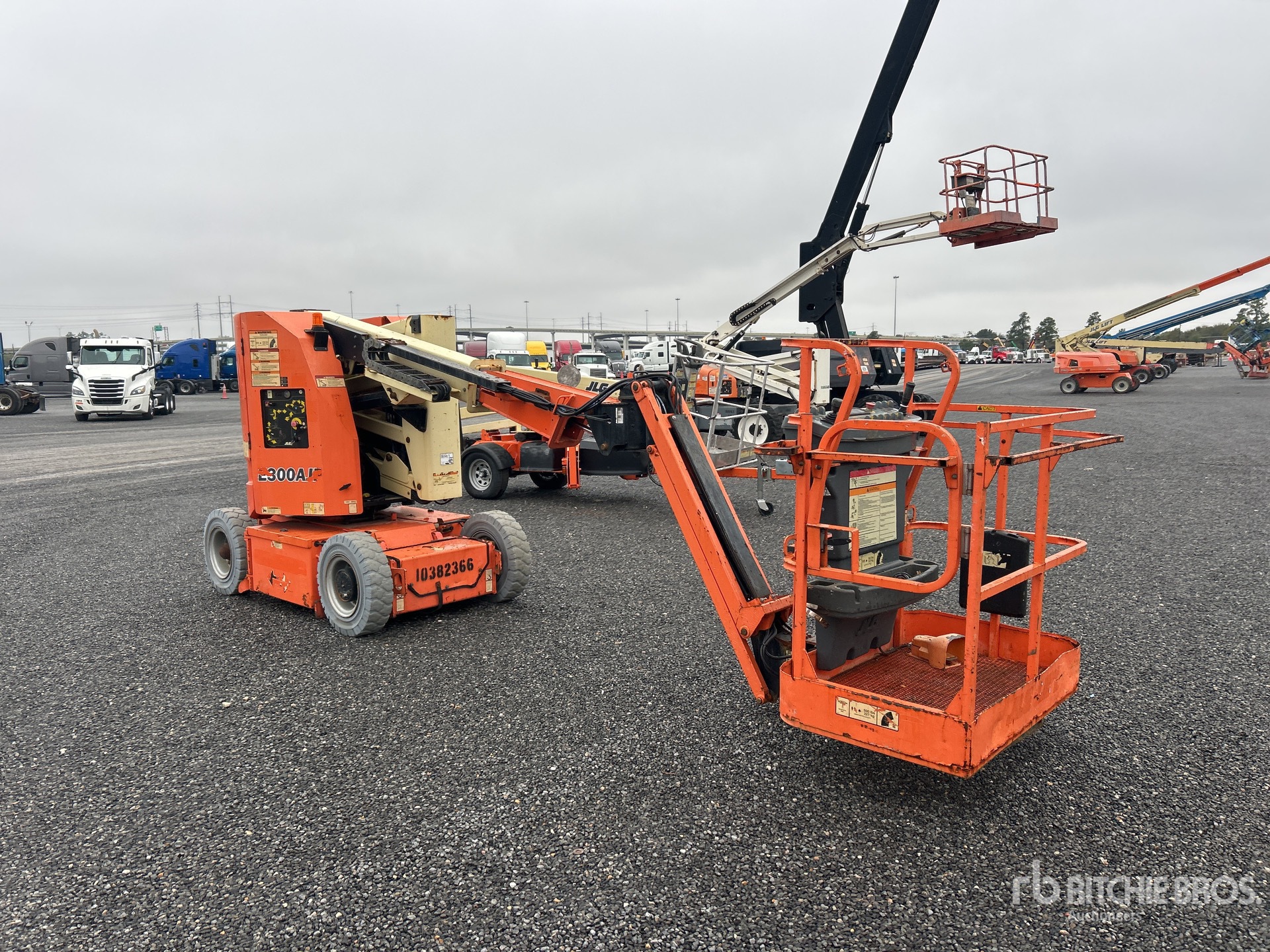 General Appearance with Picture, Right Front Corner