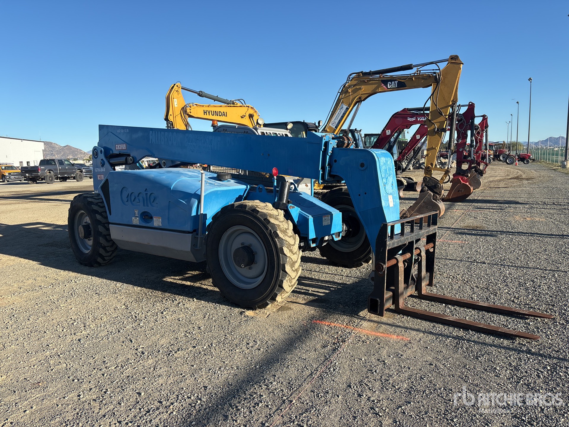 General Appearance with Picture, Right Front Corner