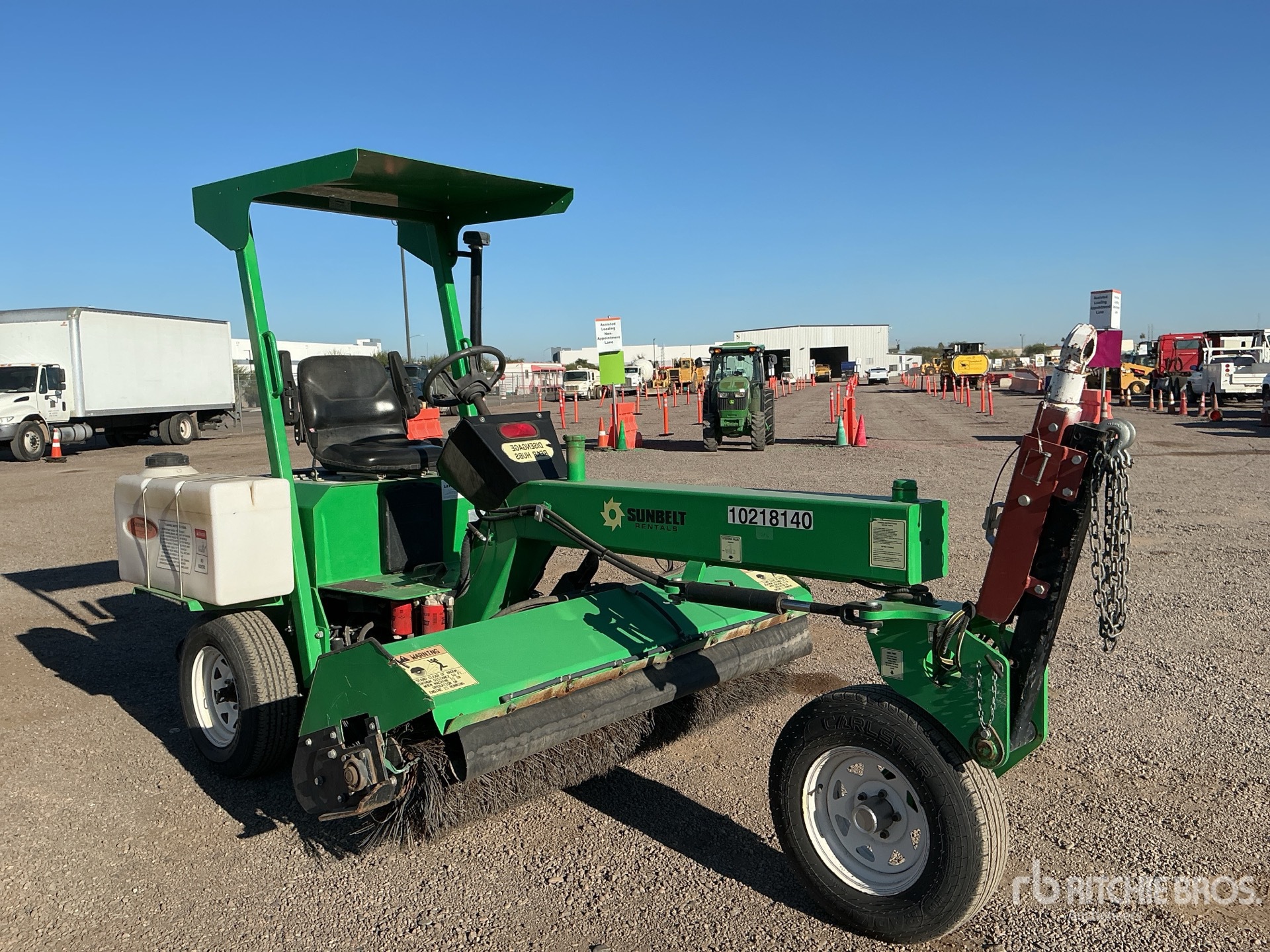 General Appearance with Bild, Ecke vorne rechts