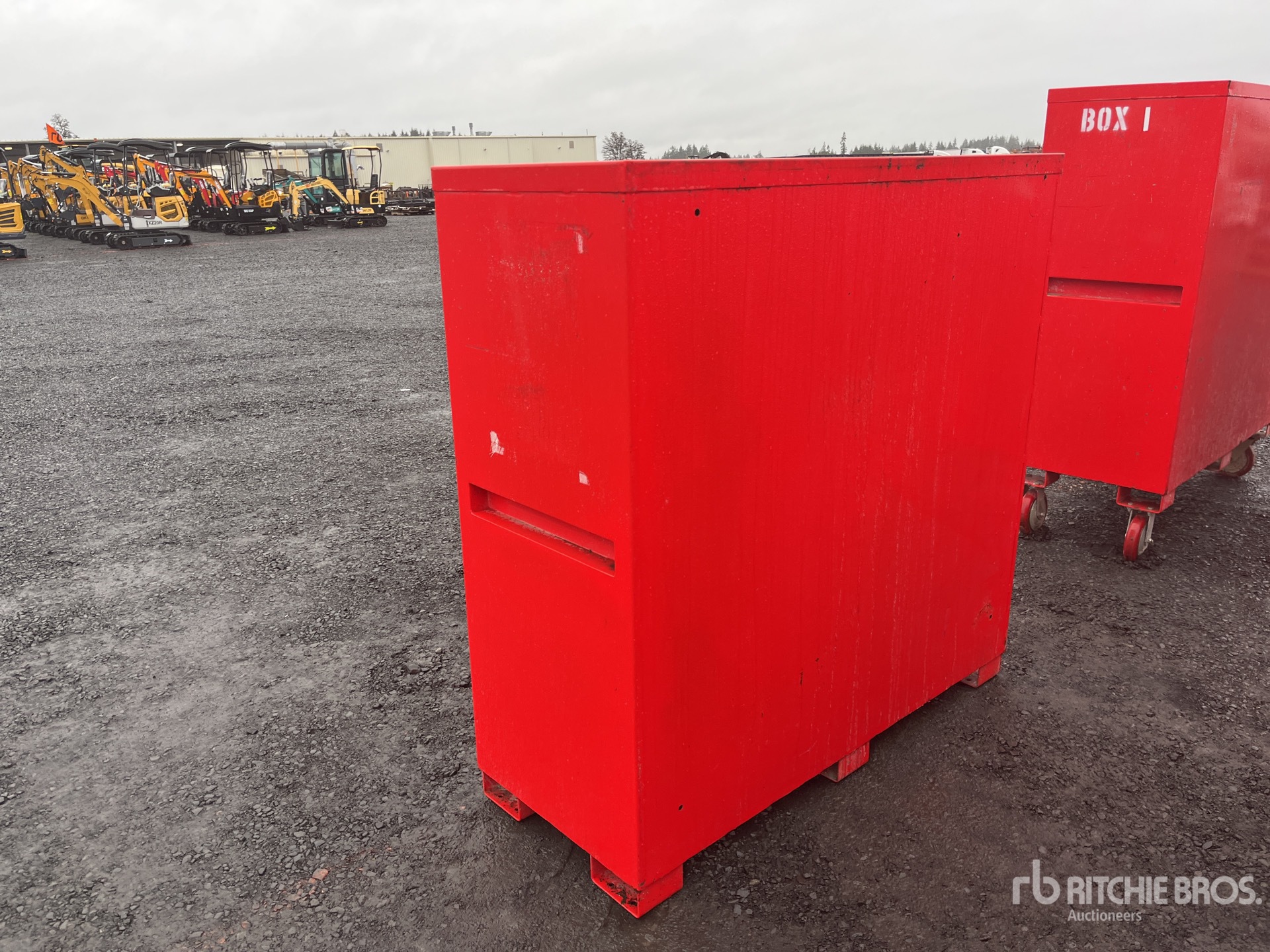 General Appearance with Picture, Left Rear Corner