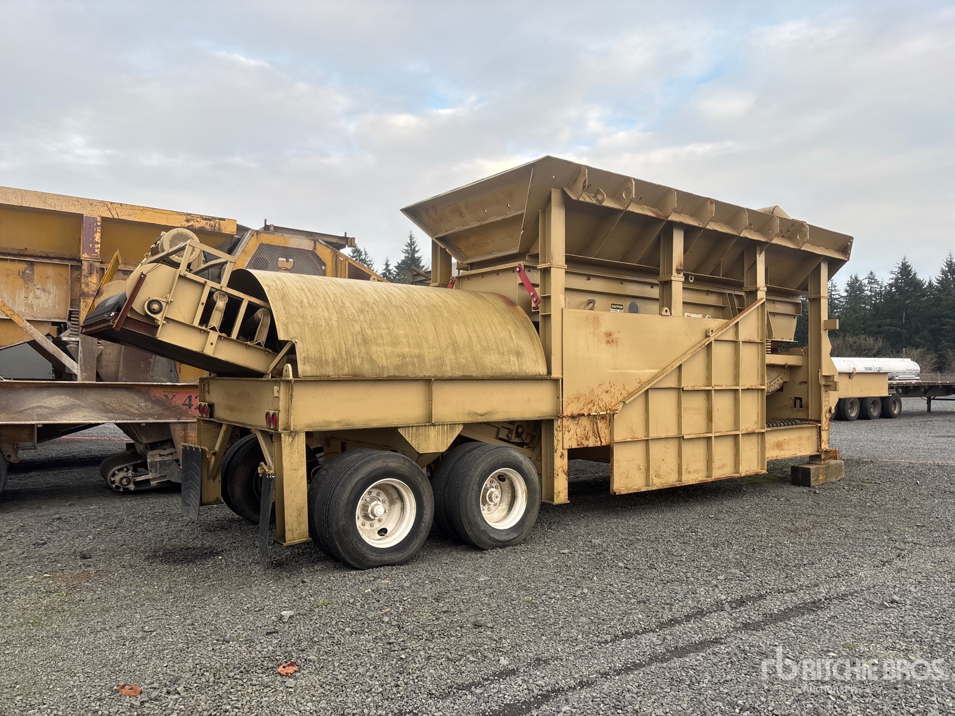 General Appearance with Bild, Ecke hinten rechts