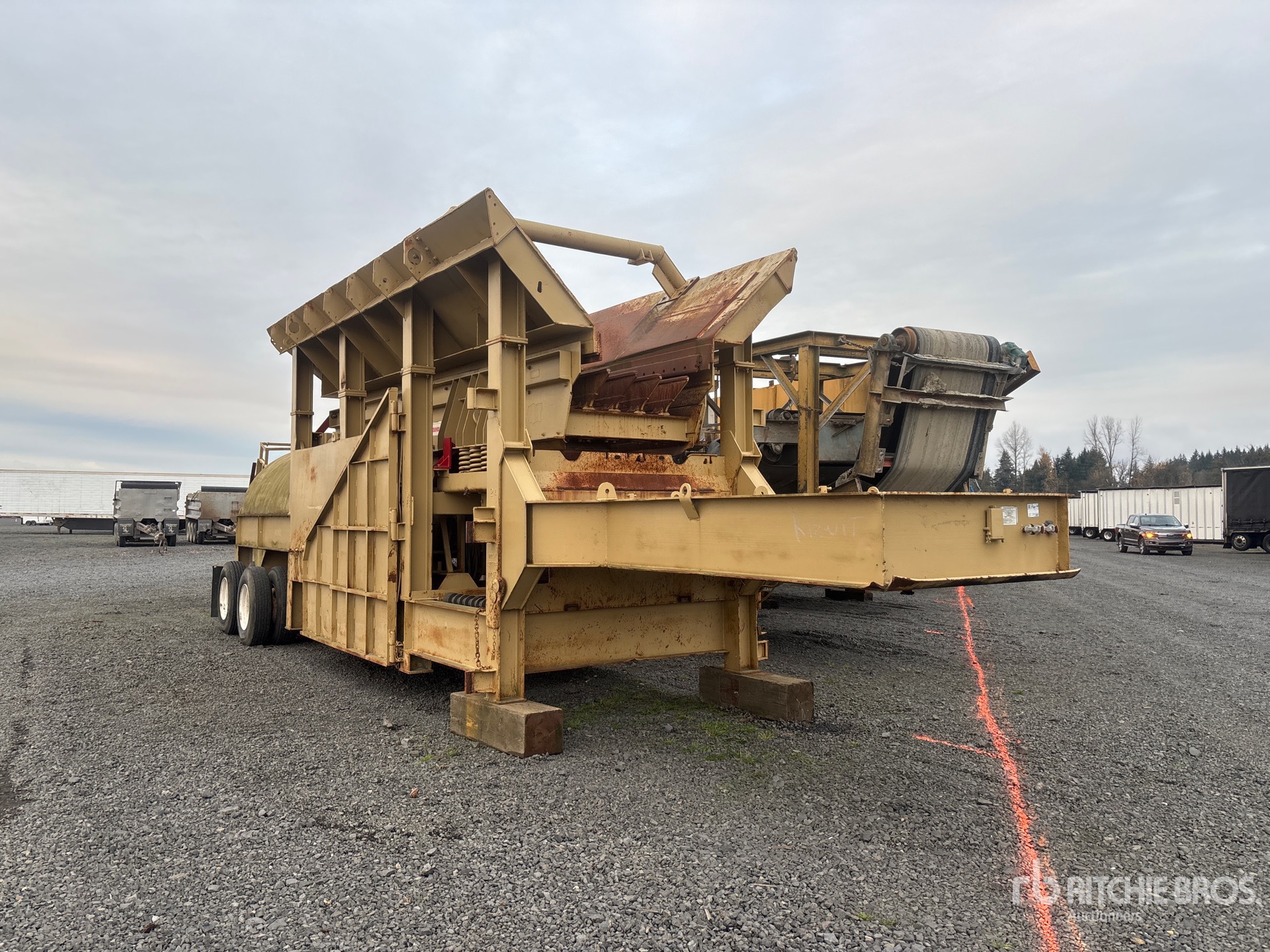 General Appearance with Bild, Ecke vorne rechts