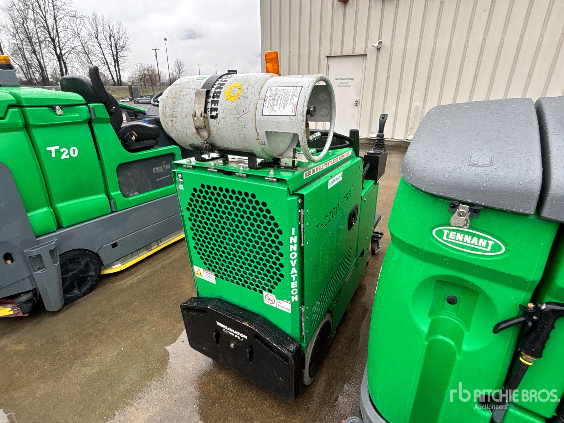 General Appearance with Picture, Right Rear Corner