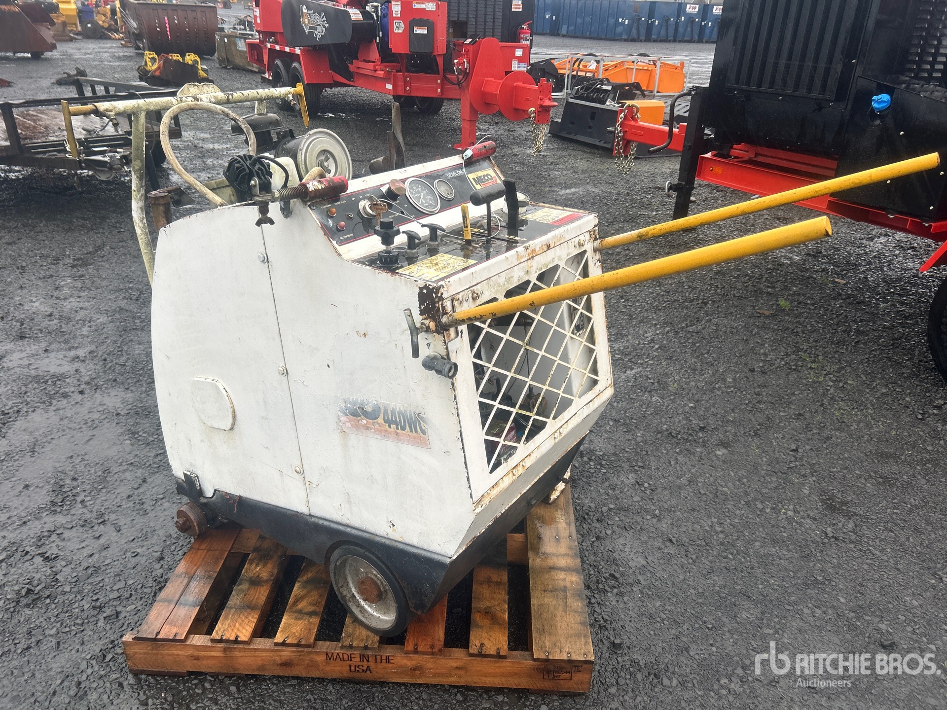 General Appearance with Foto, angolo posteriore sinistro