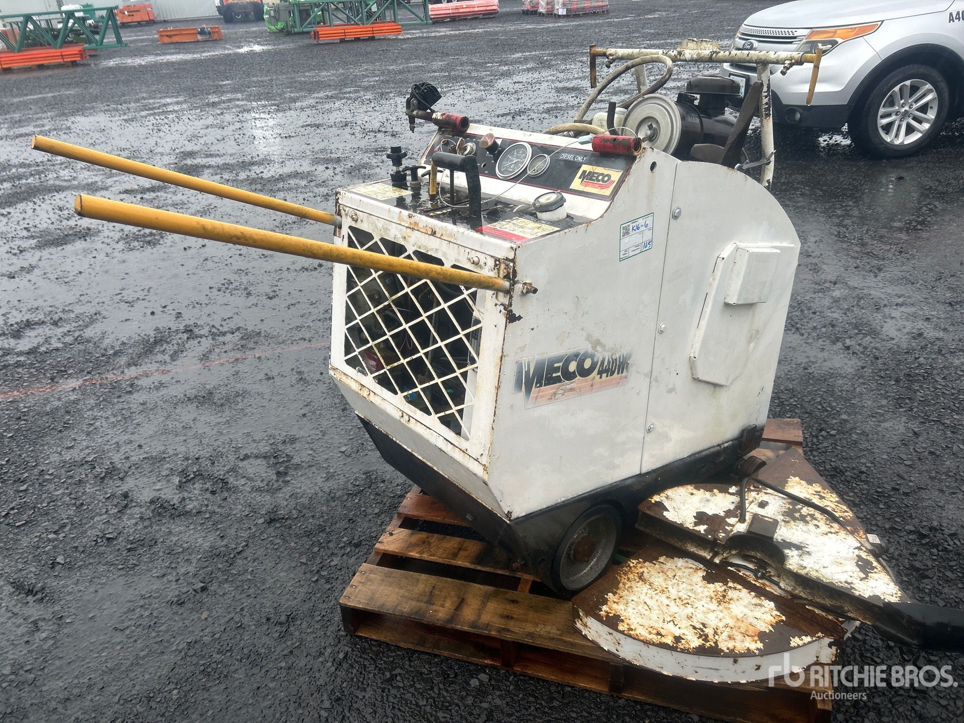 General Appearance with Foto, angolo anteriore sinistro