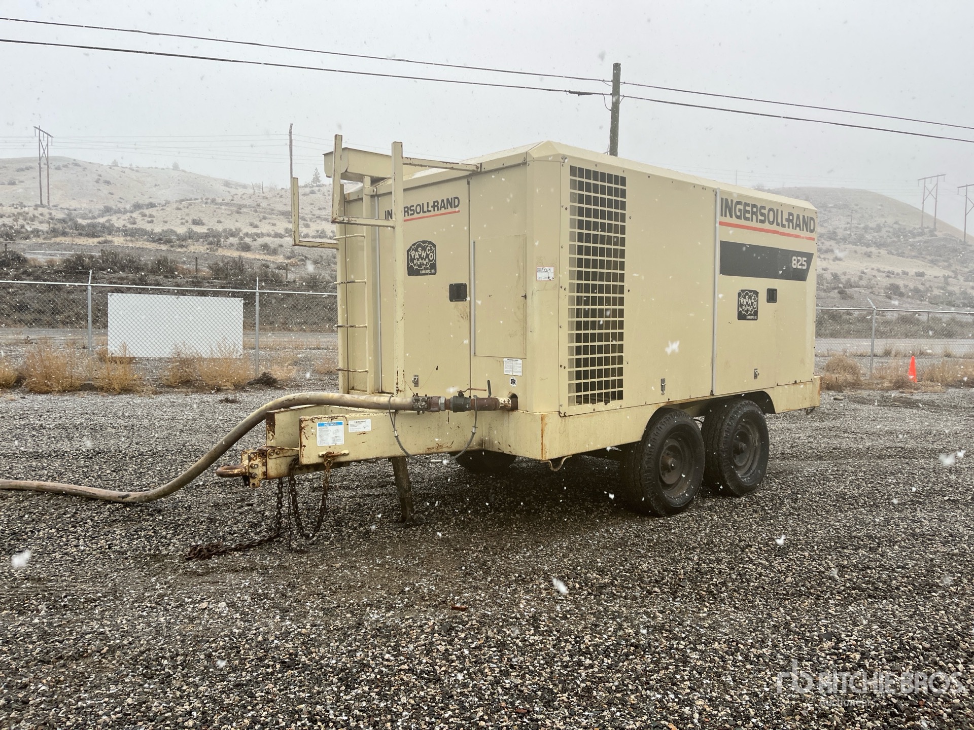 General Appearance with Bild, Ecke vorne links