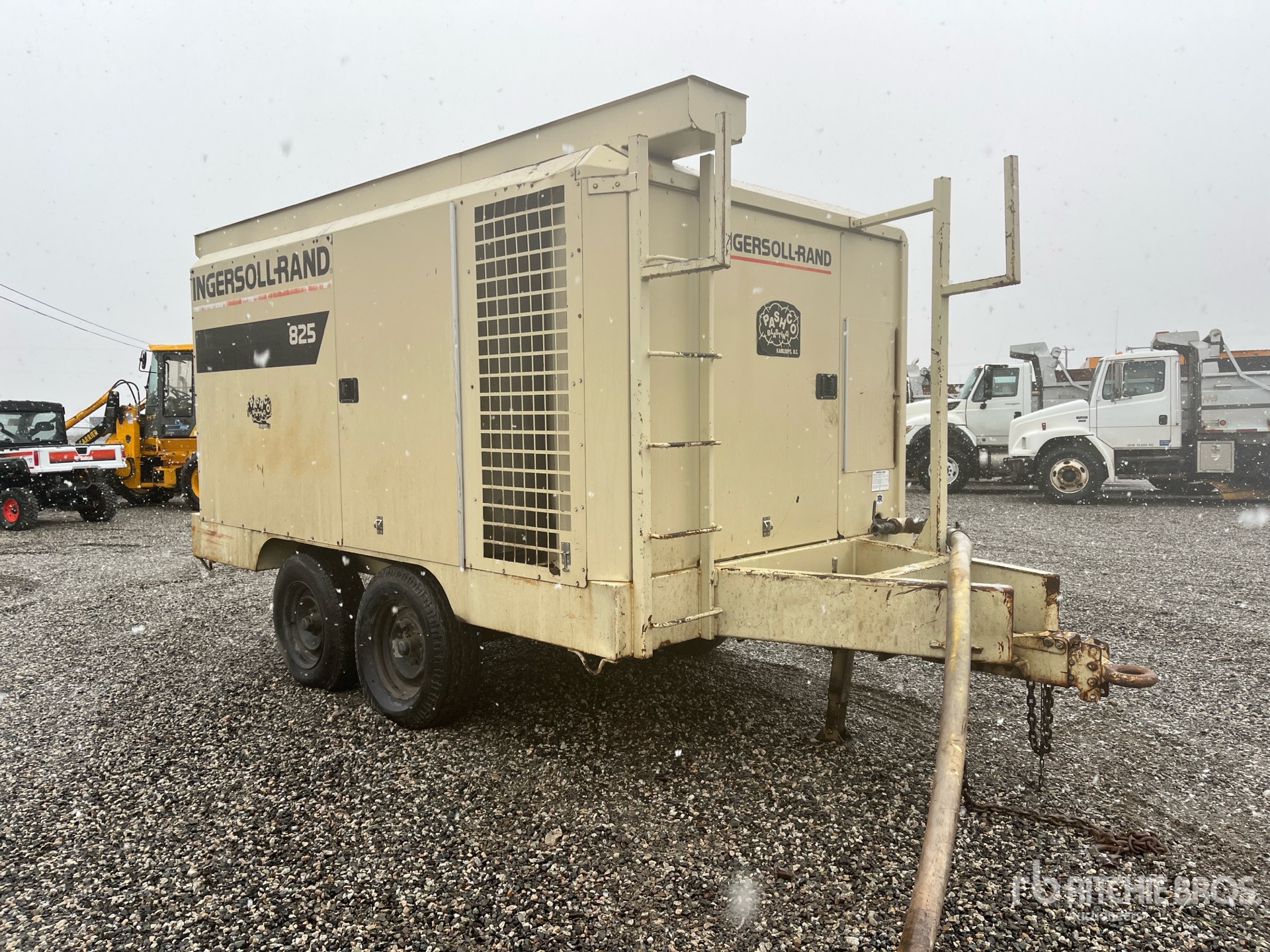 General Appearance with Bild, Ecke vorne rechts