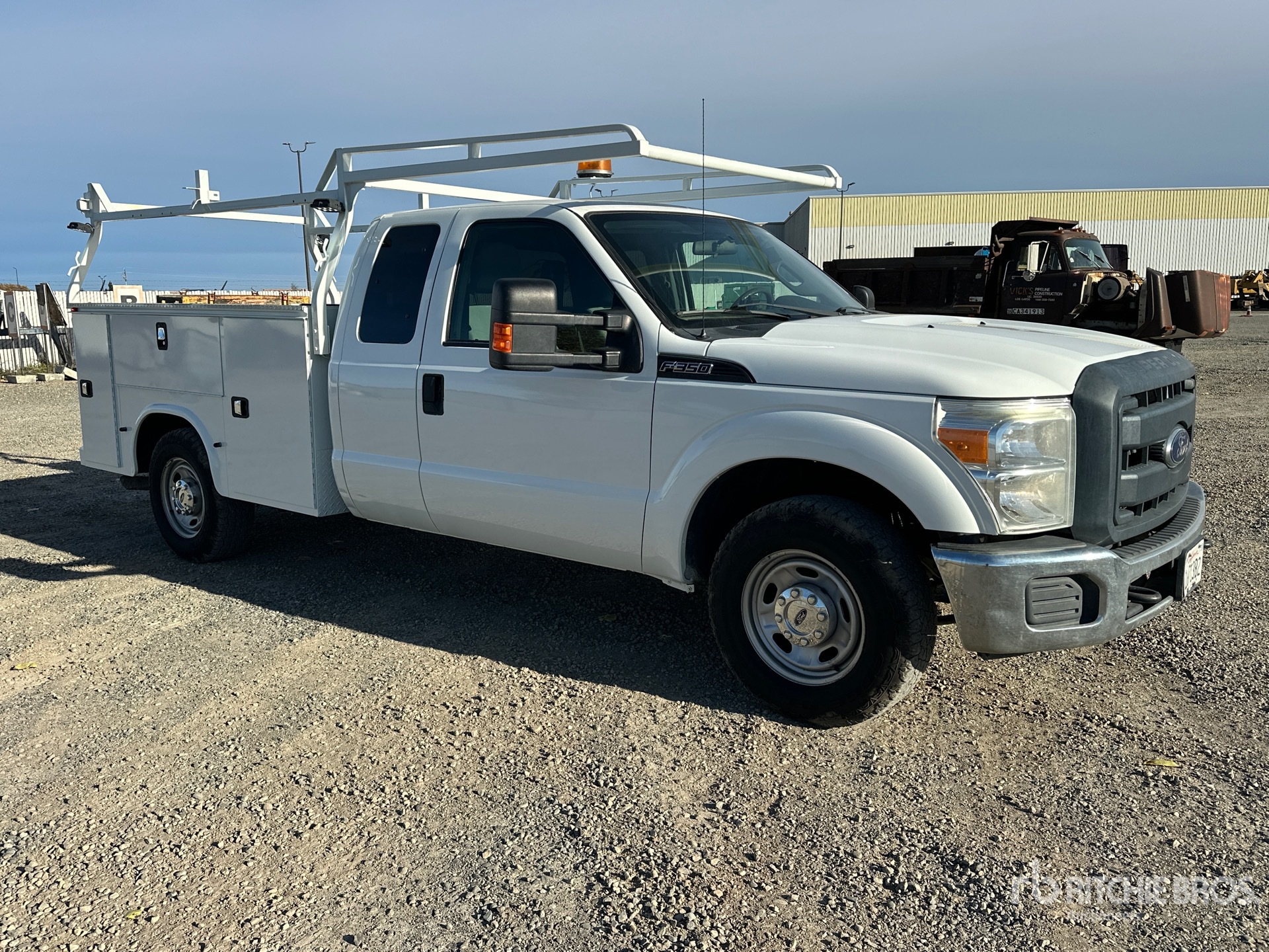 General Appearance with Bild, Ecke vorne rechts