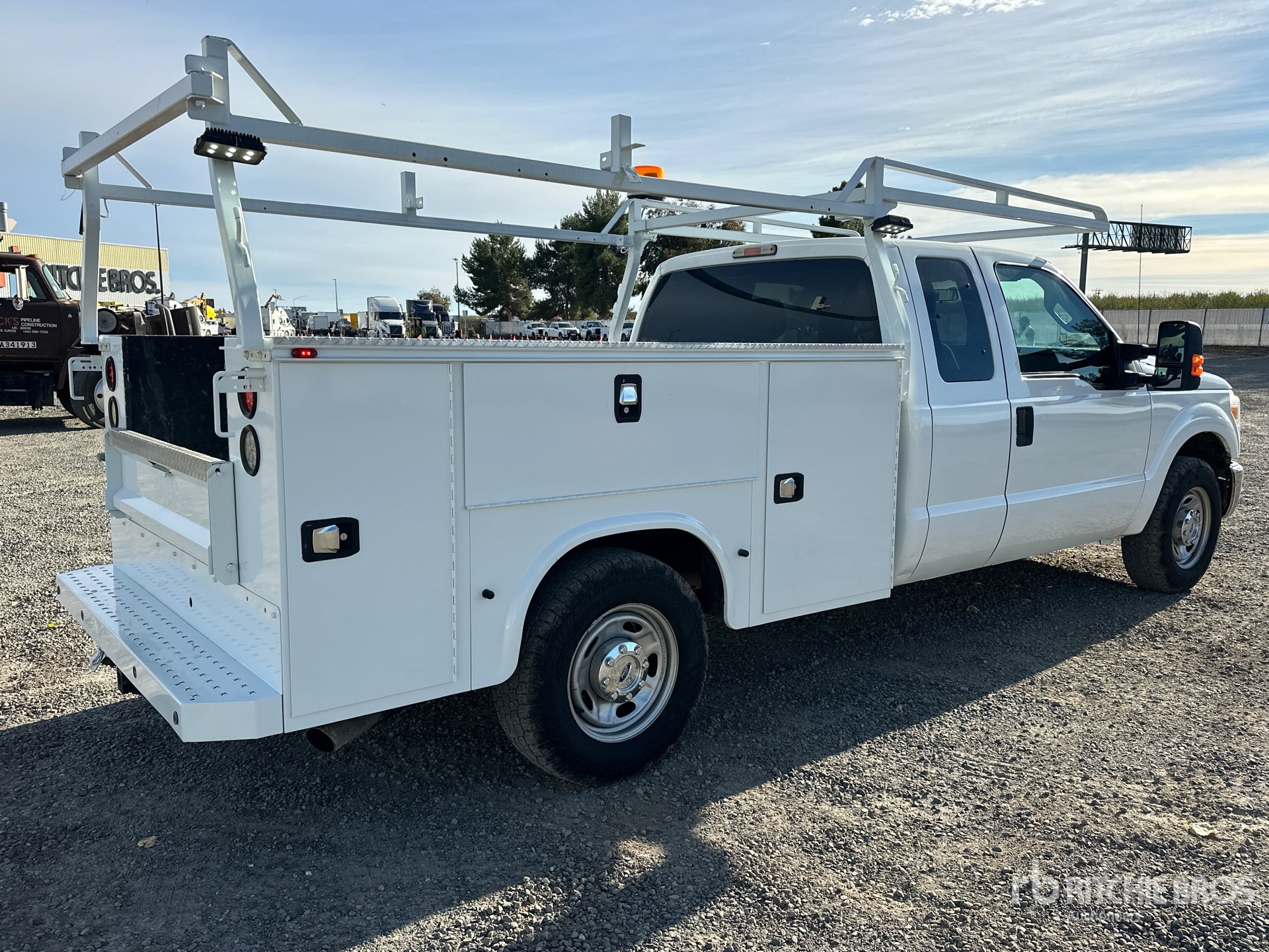 General Appearance with Bild, Ecke hinten rechts