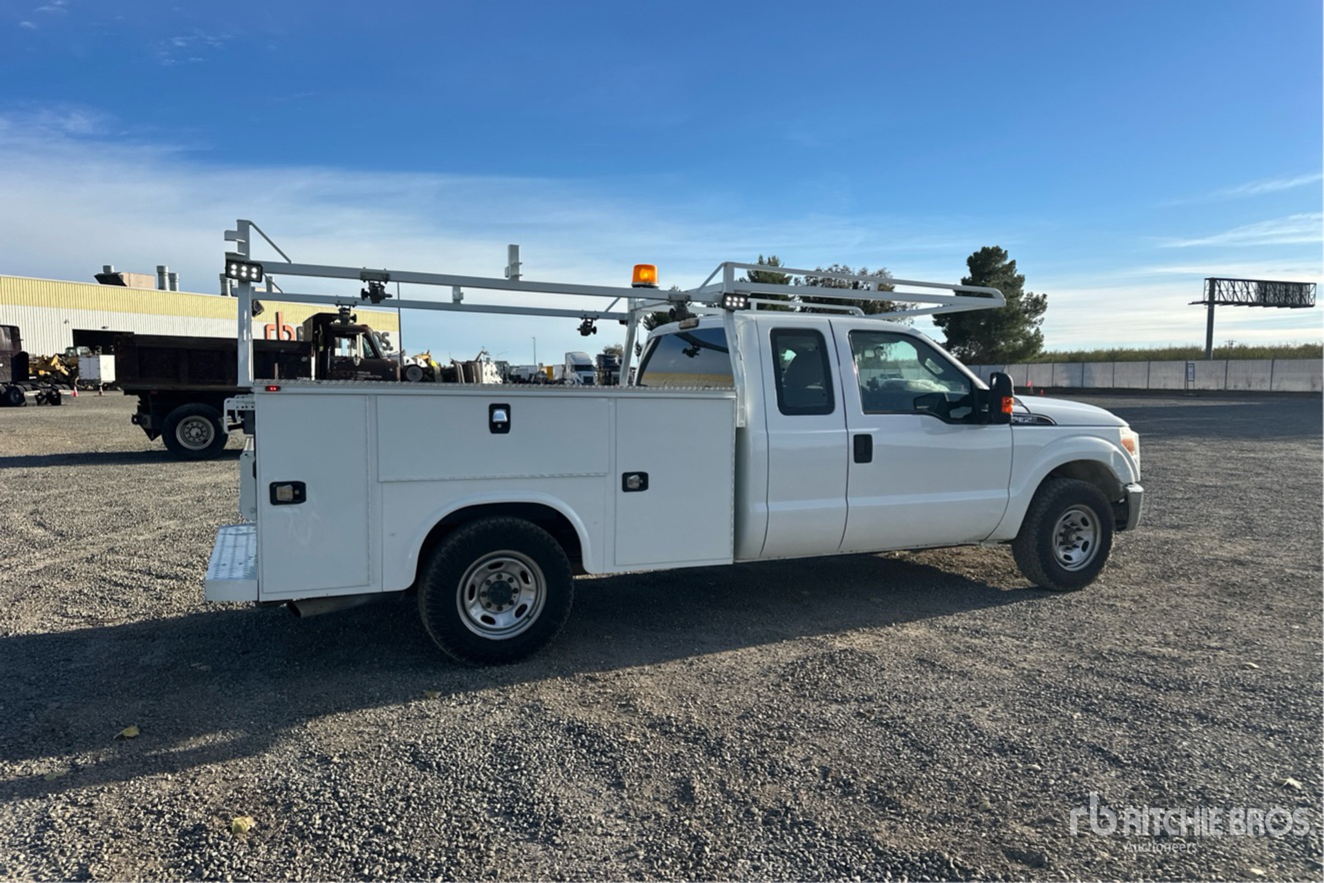 General Appearance with Image, coin arrière droit