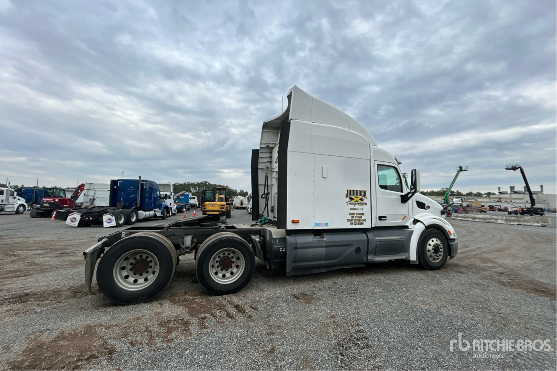 General Appearance with Picture, Right Rear Corner