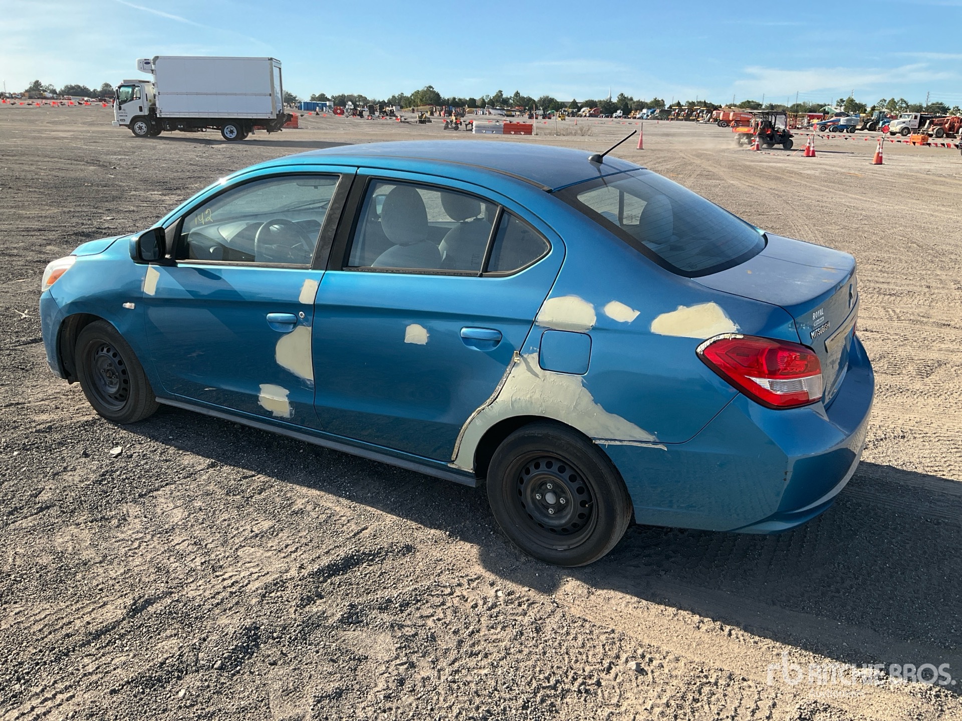 General Appearance with Foto, angolo posteriore sinistro