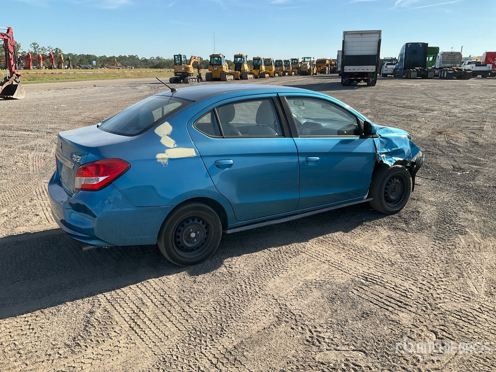 General Appearance with Foto, angolo anteriore sinistro