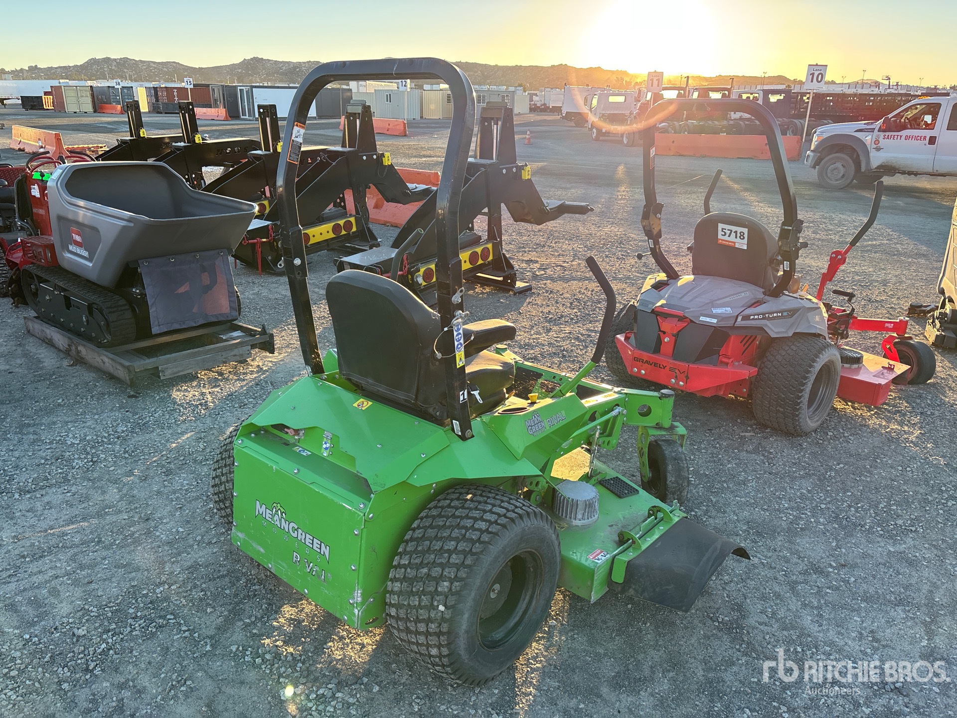 Aspect général with Image, coin arrière droit