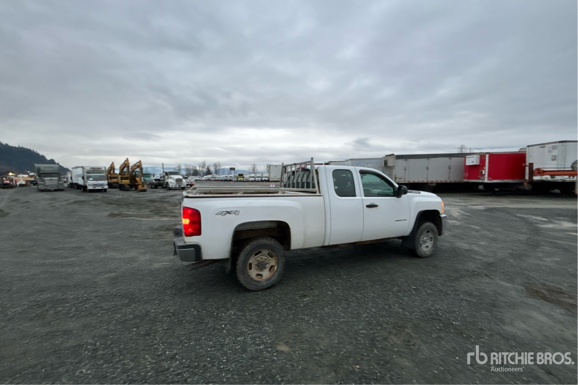 General Appearance with Picture, Right Rear Corner