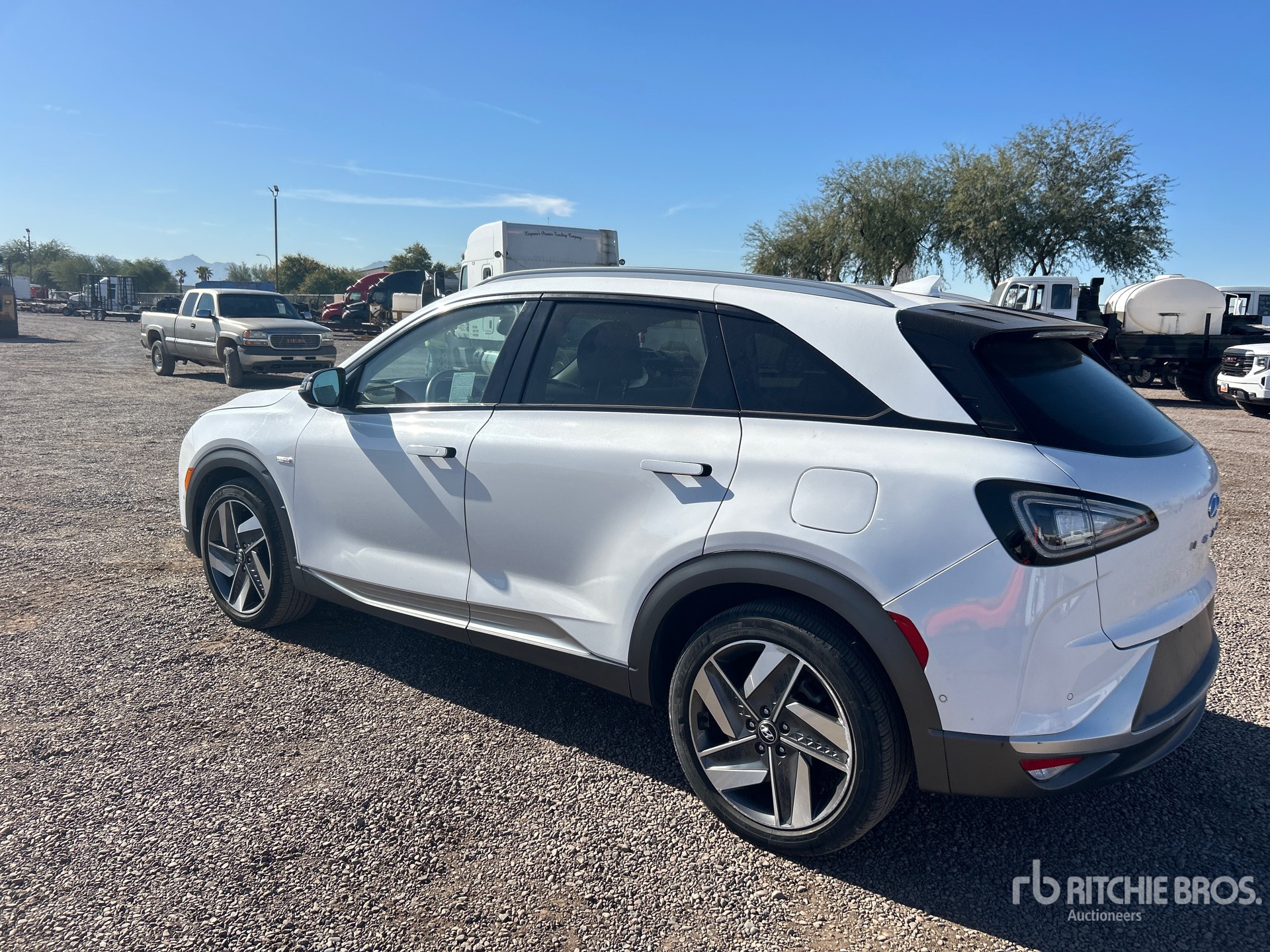 General Appearance with Picture, Left Rear Corner