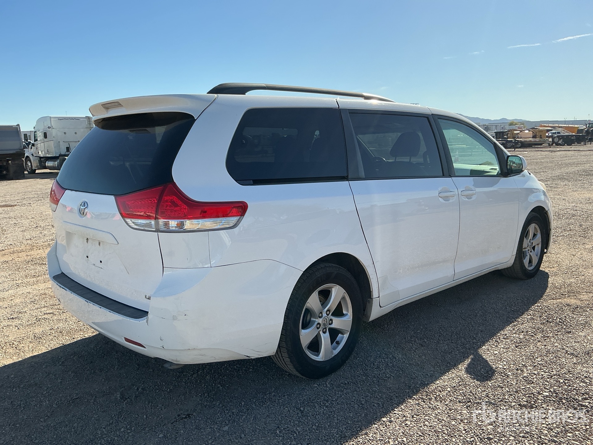 General Appearance with Picture, Right Rear Corner