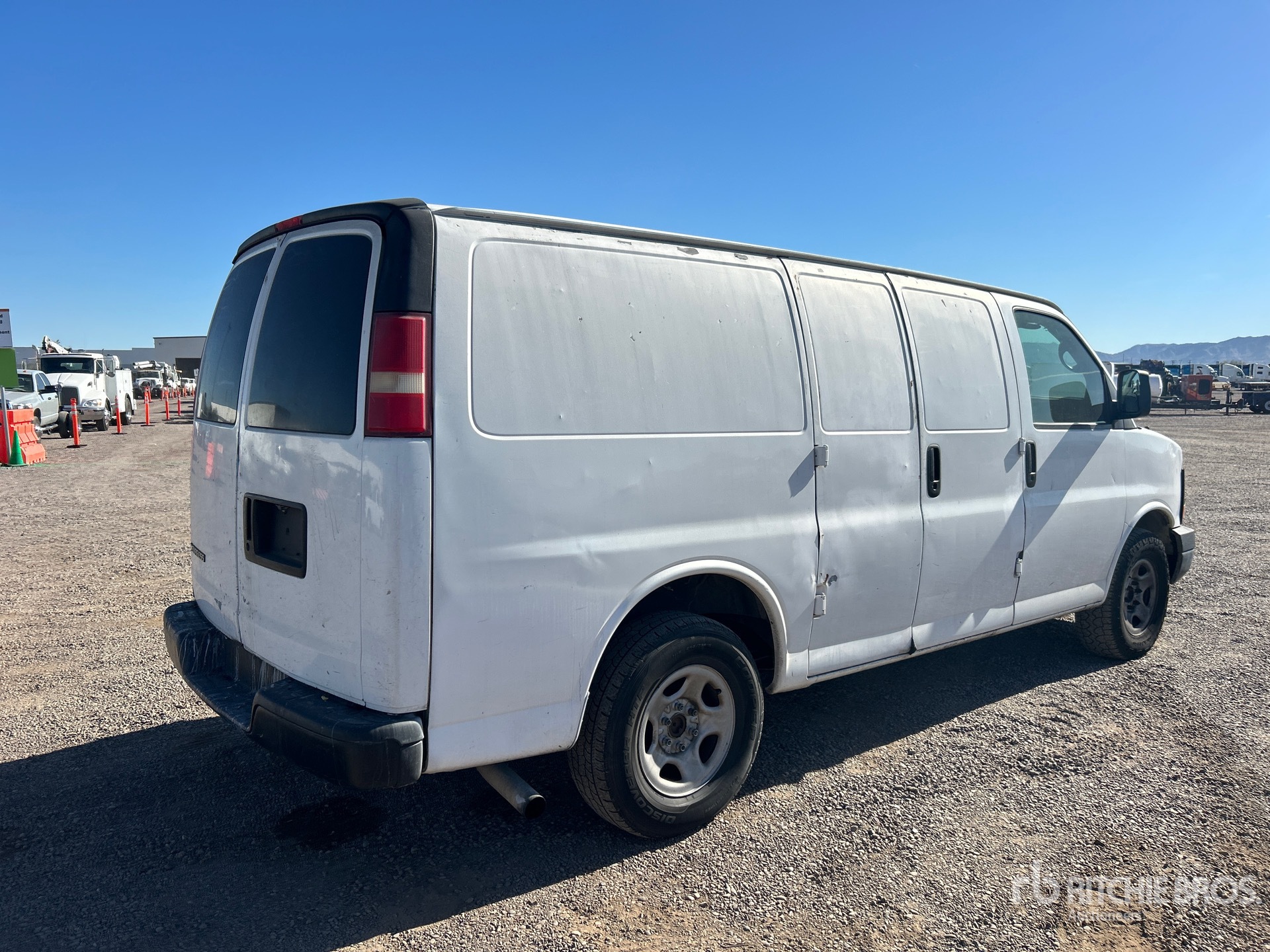 General Appearance with Picture, Right Rear Corner