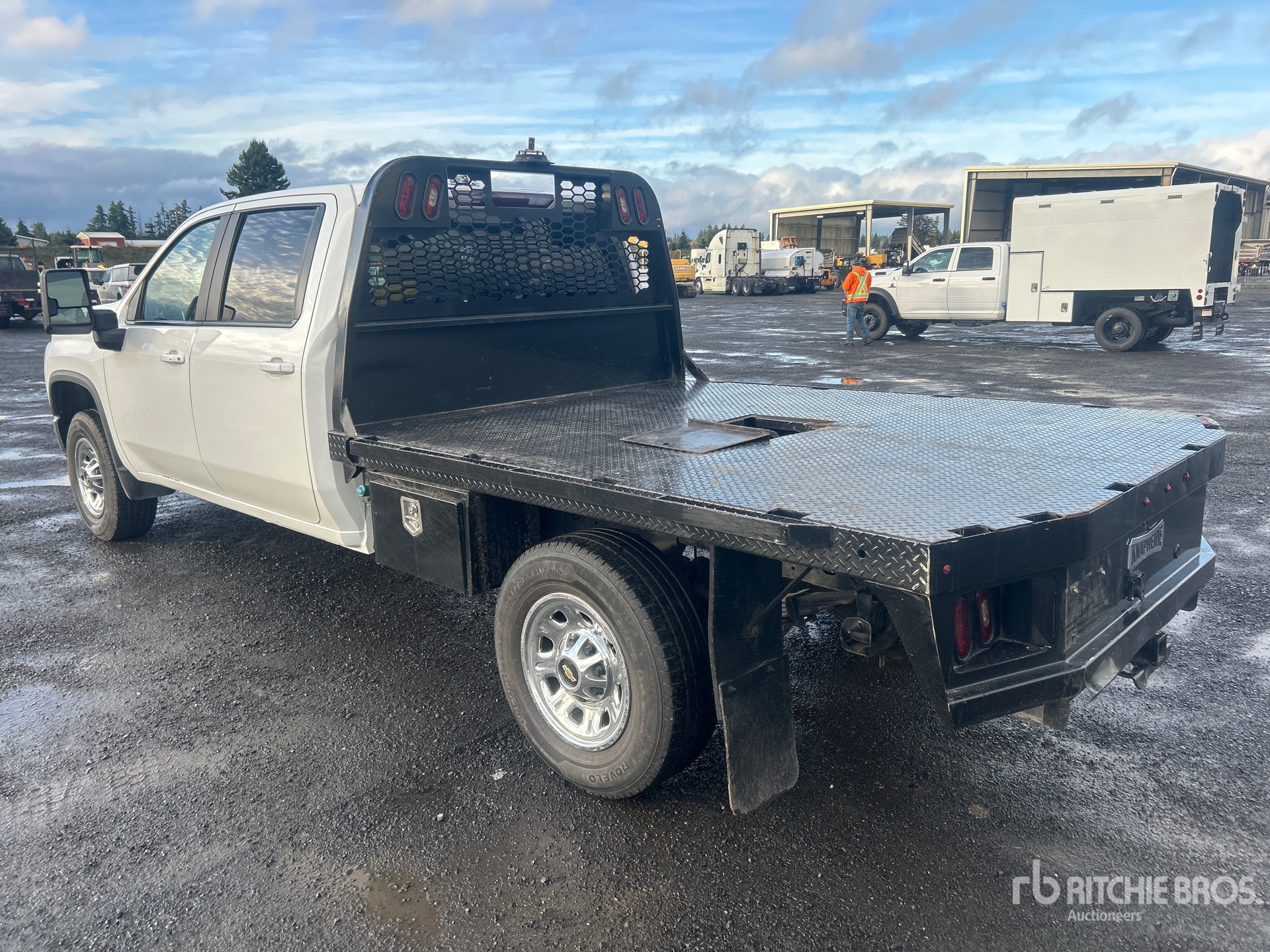 General Appearance with Bild, Ecke hinten links