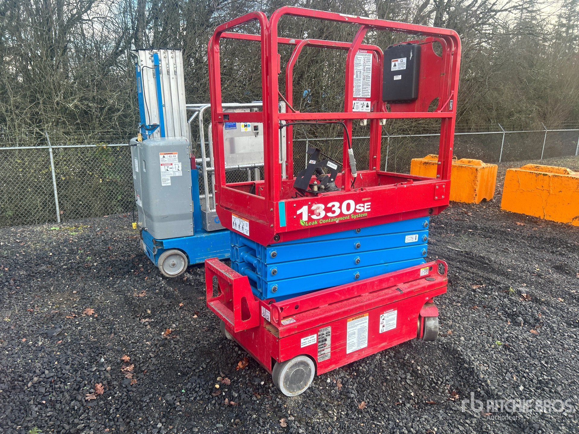 Aspect général with Image, coin arrière droit