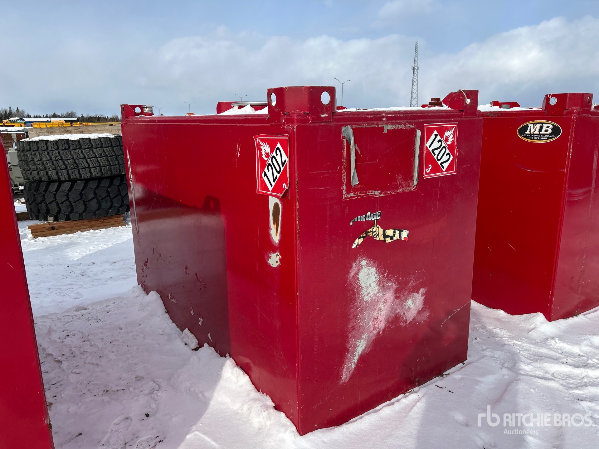 General Appearance with Picture, Right Rear Corner