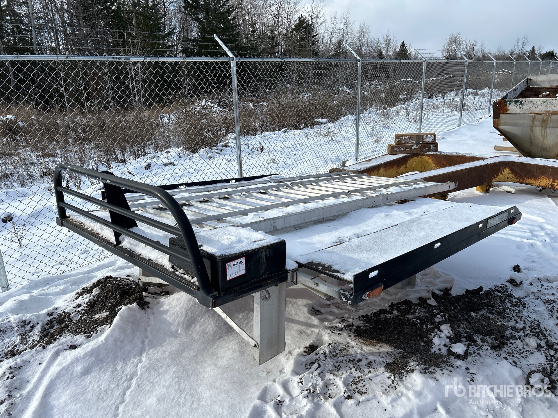 General Appearance with Bild, Ecke vorne links